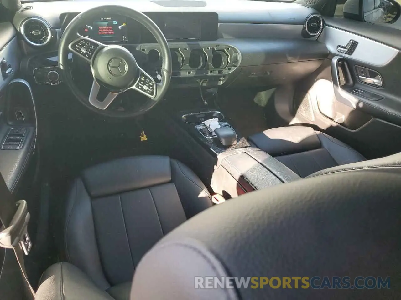 8 fotografías del automóvil dañado WDD3G4FB9KW023825 MERCEDES-BENZ A-CLASS 2019