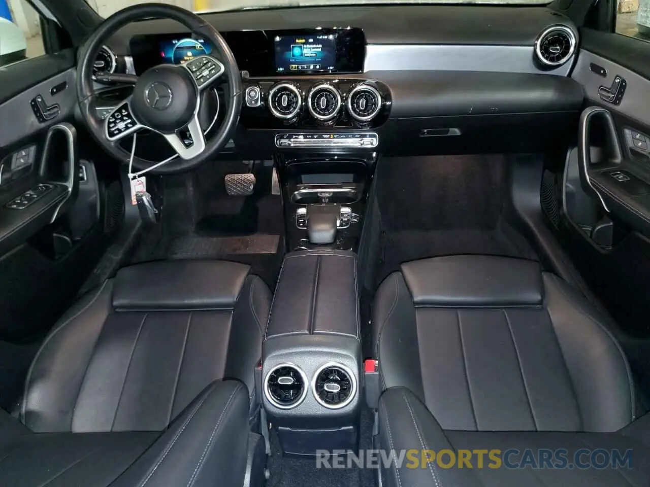 8 fotografías del automóvil dañado WDD3G4FB9KW026255 MERCEDES-BENZ A-CLASS 2019