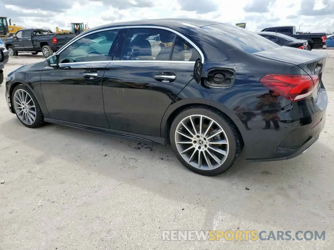 2 fotografías del automóvil dañado W1K3G4EB3LJ237807 MERCEDES-BENZ A-CLASS 2020