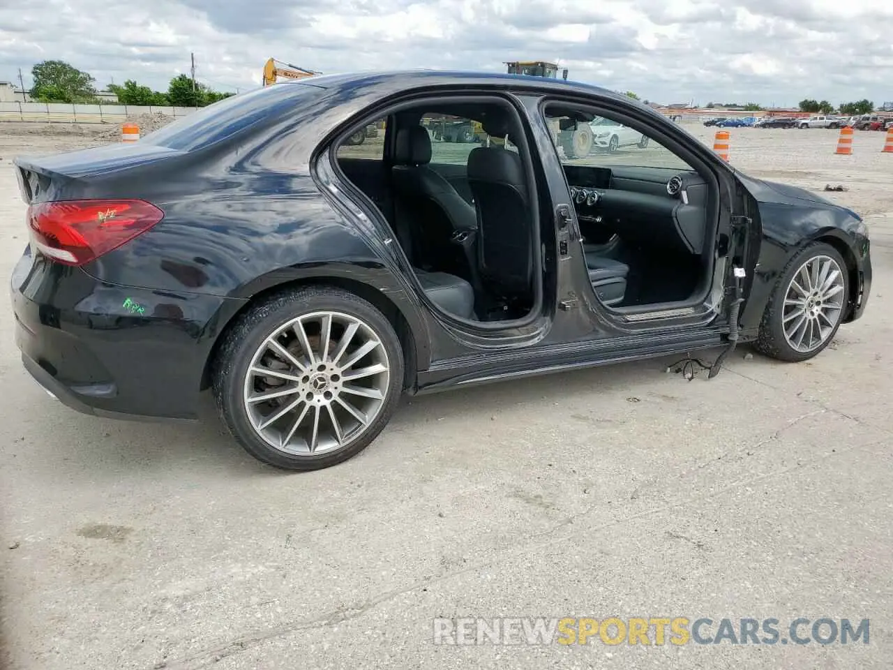 3 fotografías del automóvil dañado W1K3G4EB3LJ237807 MERCEDES-BENZ A-CLASS 2020