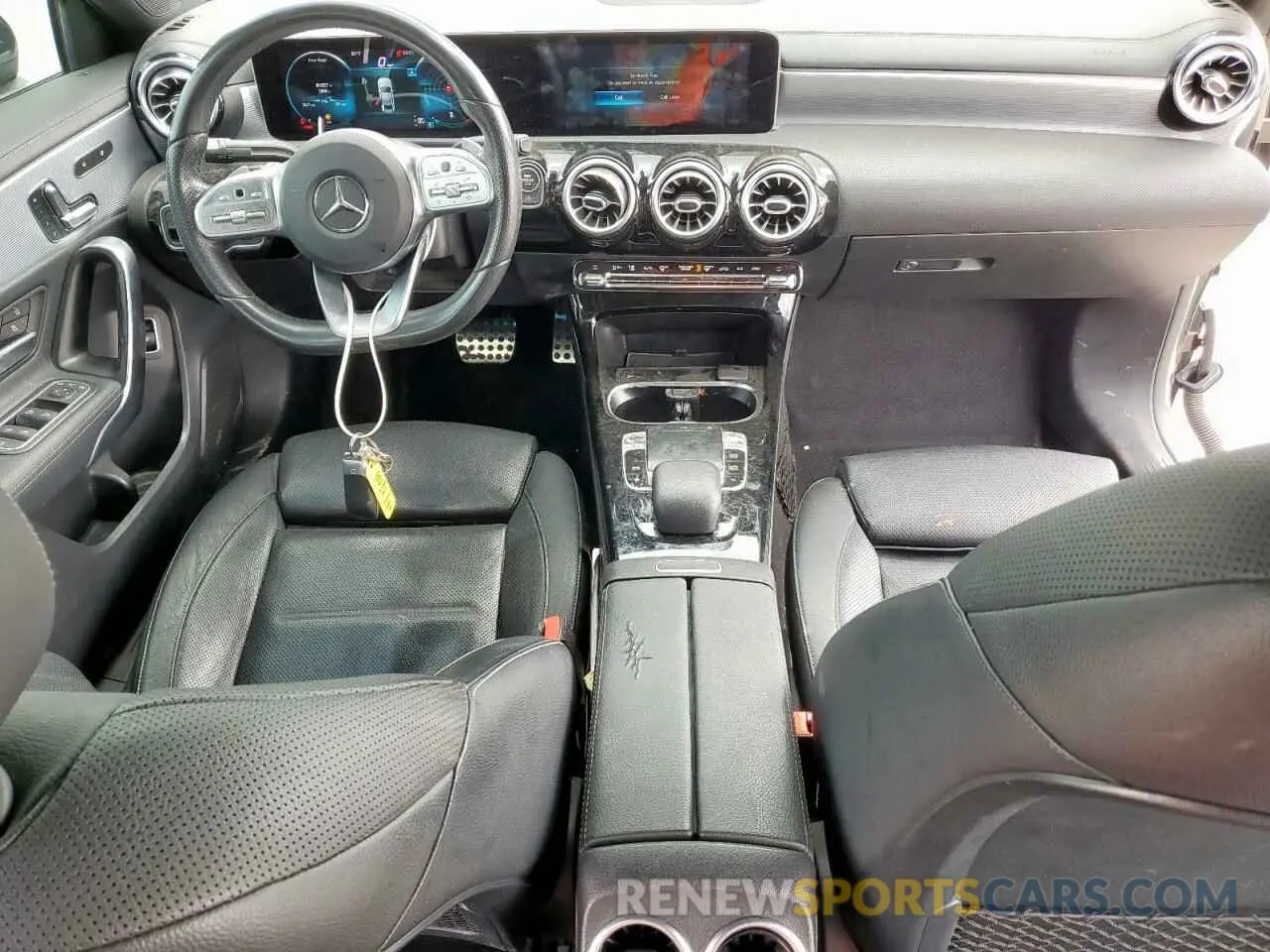 8 fotografías del automóvil dañado W1K3G4EB3LJ237807 MERCEDES-BENZ A-CLASS 2020