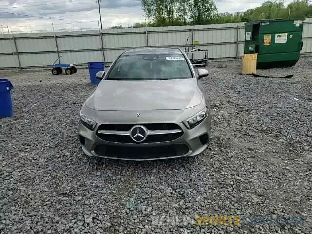 11 fotografías del automóvil dañado W1K3G4EB3LW047606 MERCEDES-BENZ A-CLASS 2020