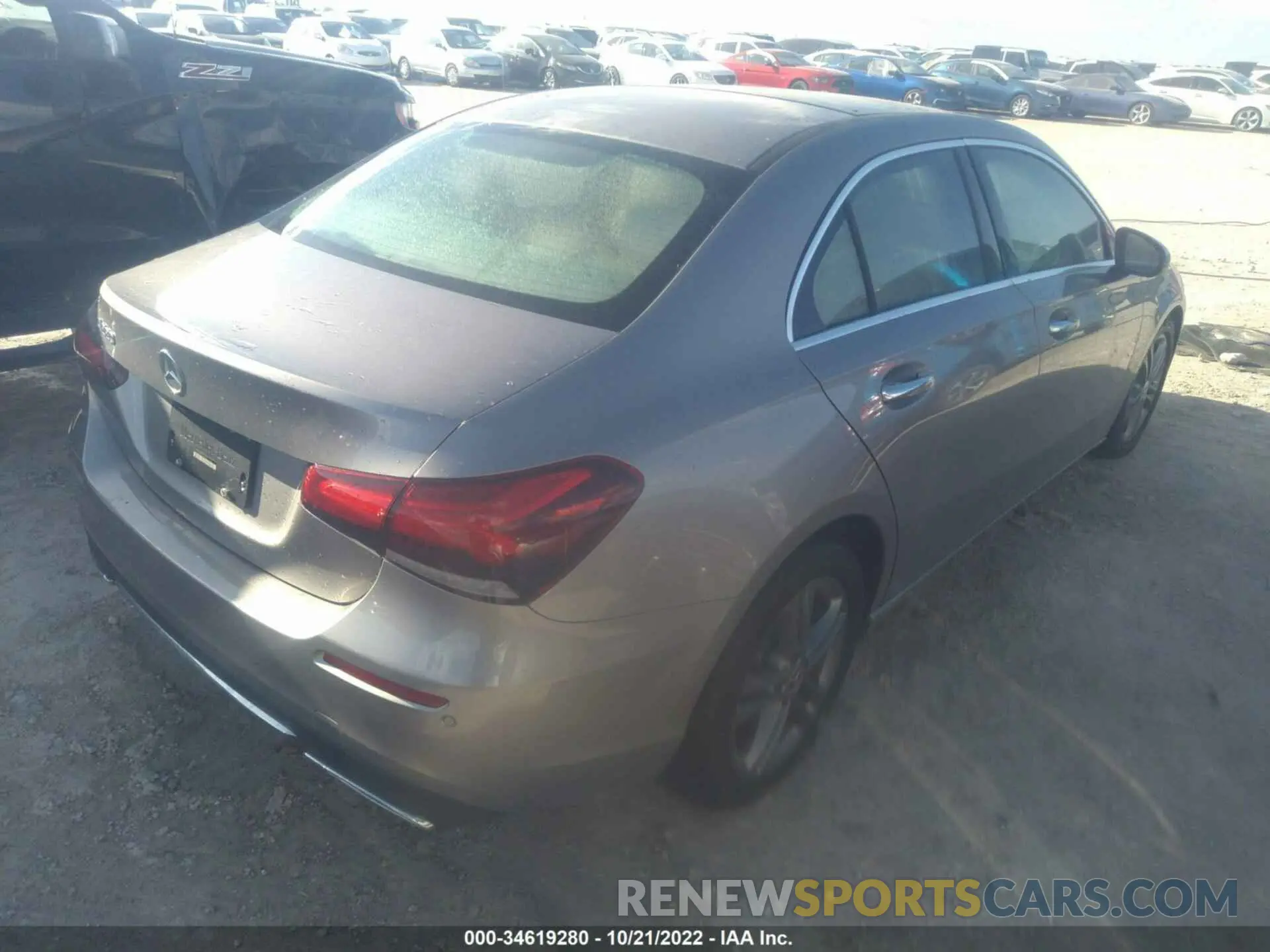 4 fotografías del automóvil dañado W1K3G4EB5LJ203643 MERCEDES-BENZ A-CLASS 2020