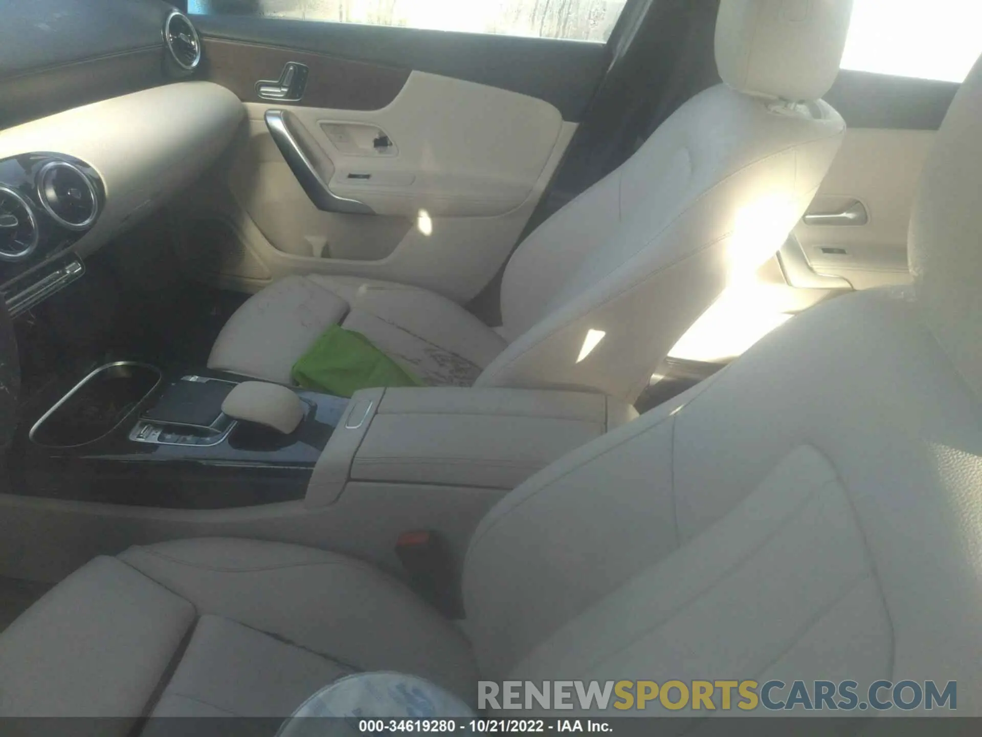 5 fotografías del automóvil dañado W1K3G4EB5LJ203643 MERCEDES-BENZ A-CLASS 2020