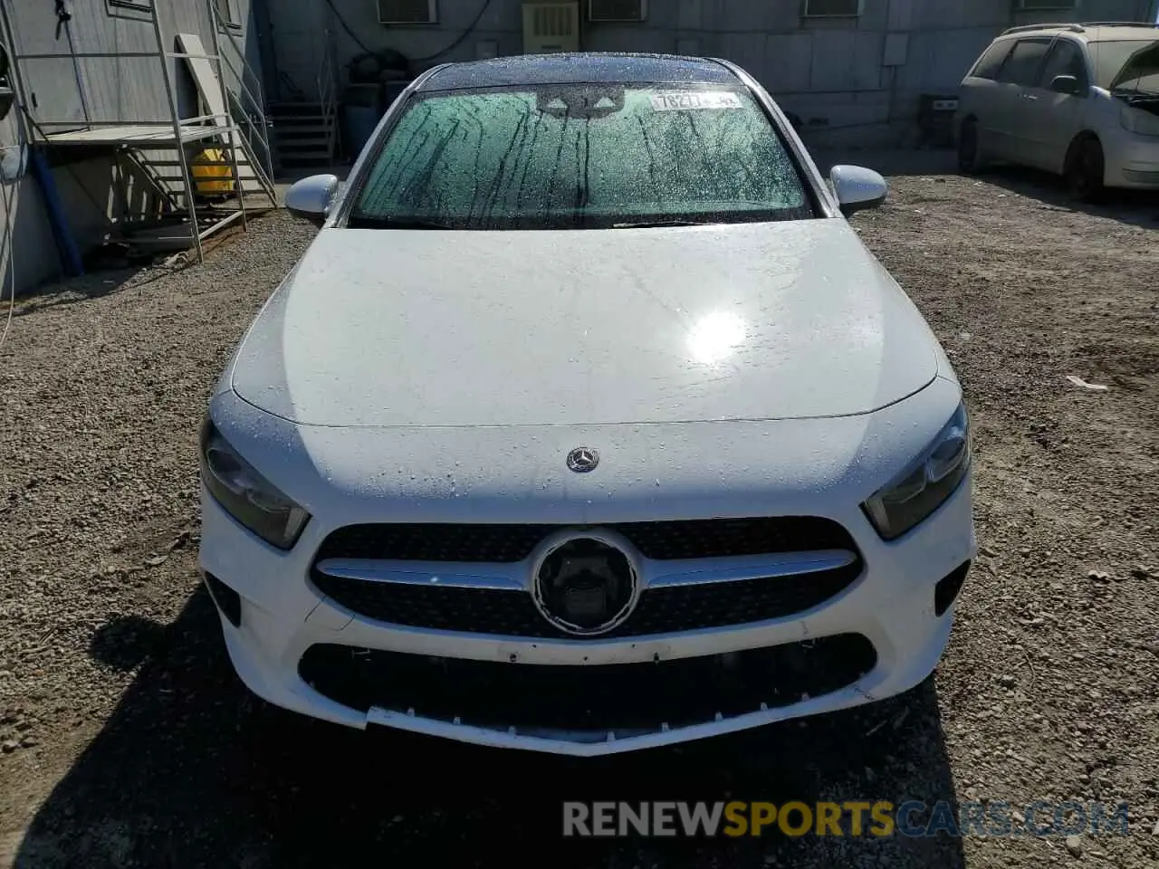 5 fotografías del automóvil dañado W1K3G4EB5LW045887 MERCEDES-BENZ A-CLASS 2020