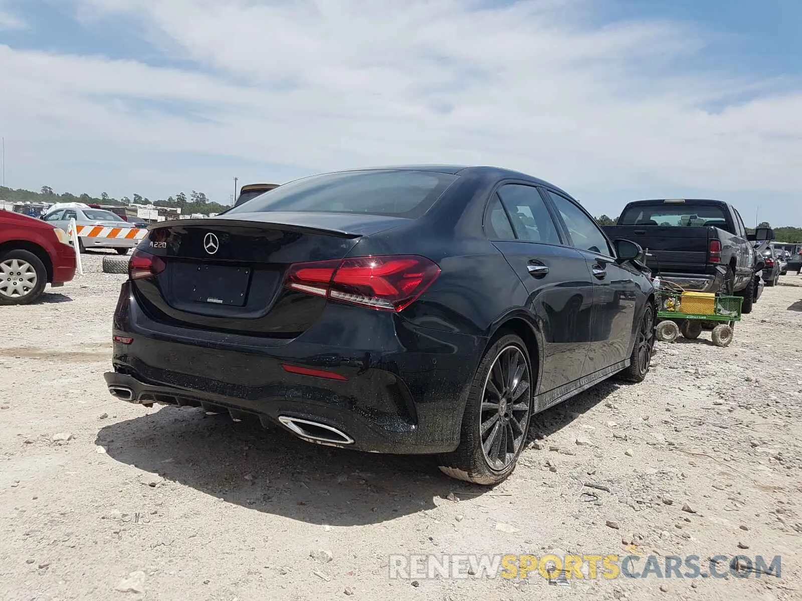 4 fotografías del automóvil dañado W1K3G4EB6LW045459 MERCEDES-BENZ A-CLASS 2020