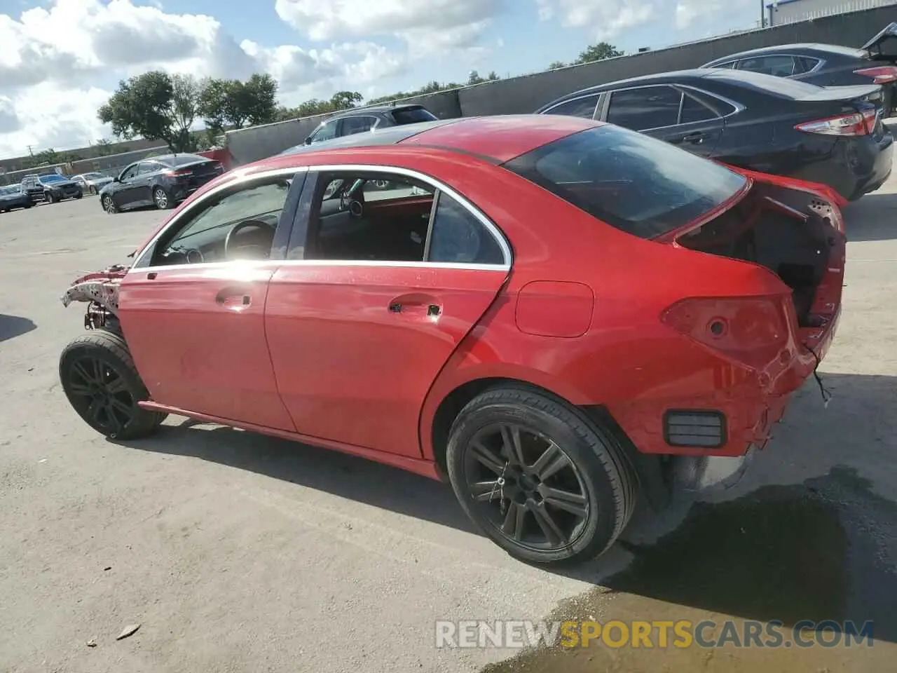 2 fotografías del automóvil dañado W1K3G4EB6LW046899 MERCEDES-BENZ A-CLASS 2020