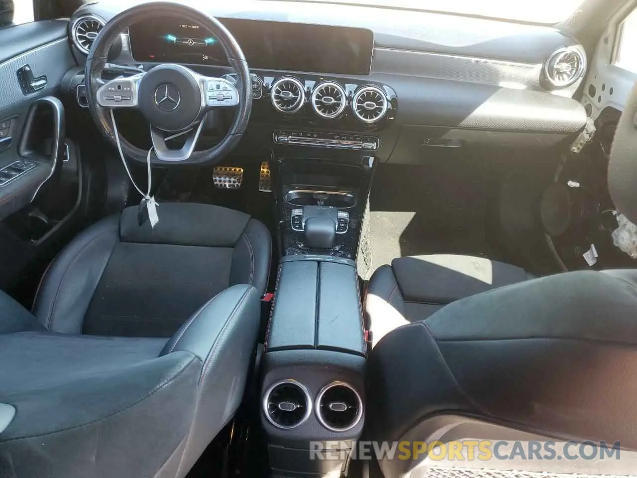 8 fotografías del automóvil dañado W1K3G4EB7LW044529 MERCEDES-BENZ A-CLASS 2020