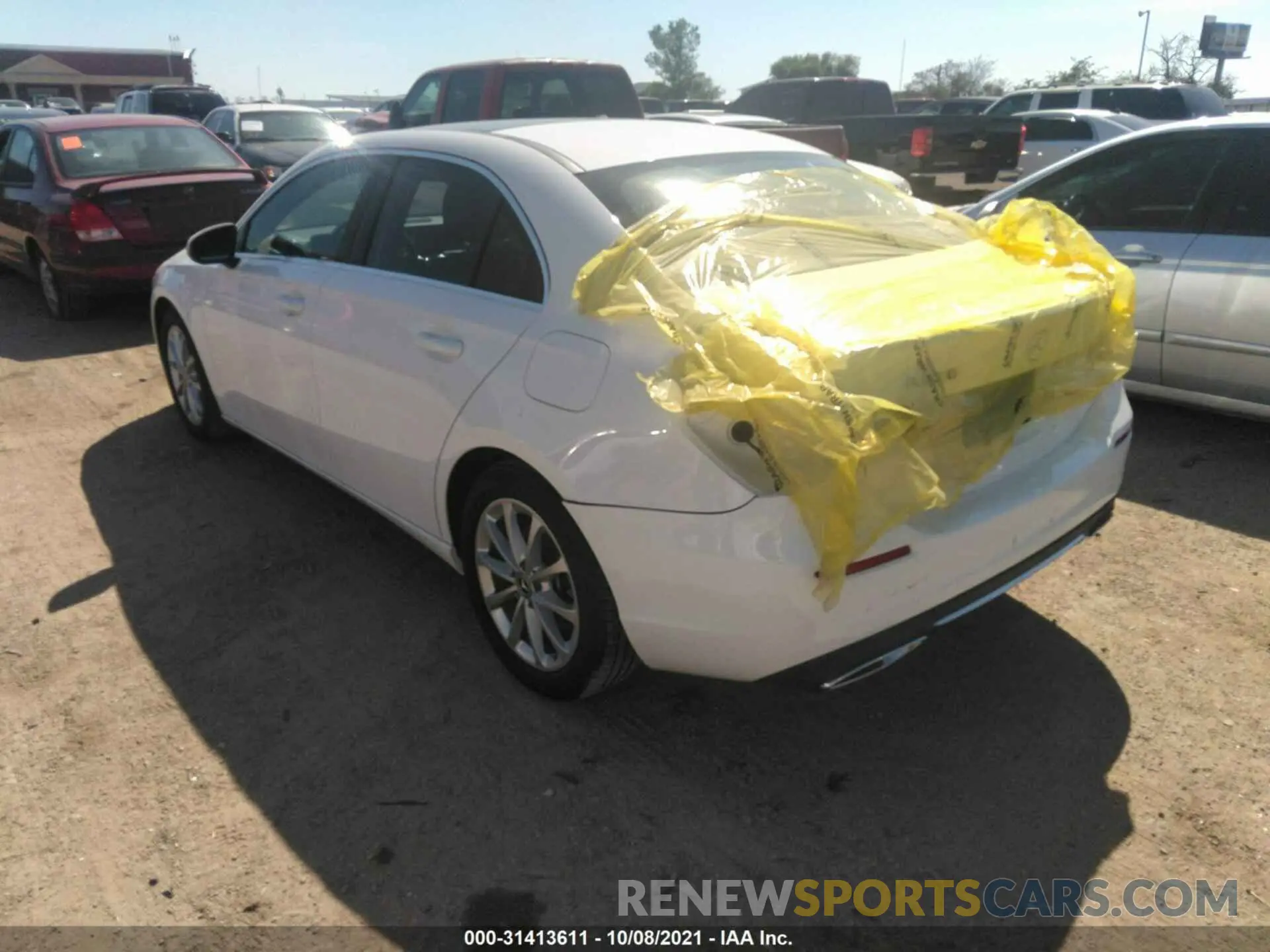 3 fotografías del automóvil dañado W1K3G4EB8LJ209100 MERCEDES-BENZ A-CLASS 2020