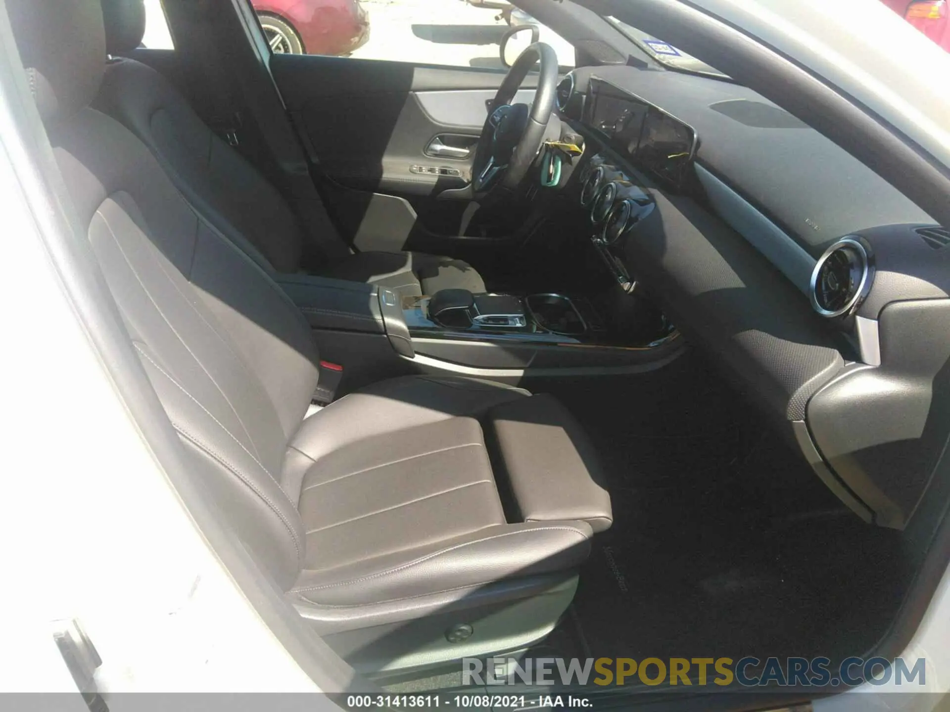 5 fotografías del automóvil dañado W1K3G4EB8LJ209100 MERCEDES-BENZ A-CLASS 2020