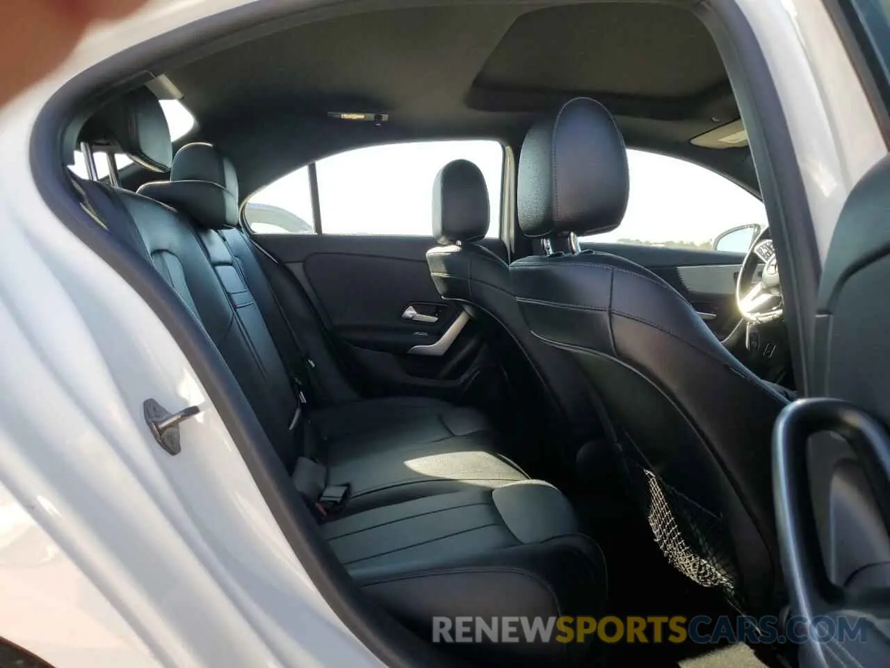 10 fotografías del automóvil dañado W1K3G4EB9LJ220817 MERCEDES-BENZ A-CLASS 2020