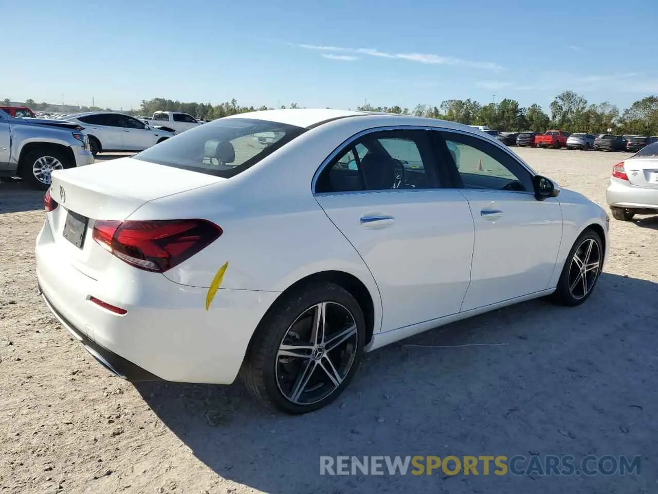 3 fotografías del automóvil dañado W1K3G4EB9LJ220817 MERCEDES-BENZ A-CLASS 2020