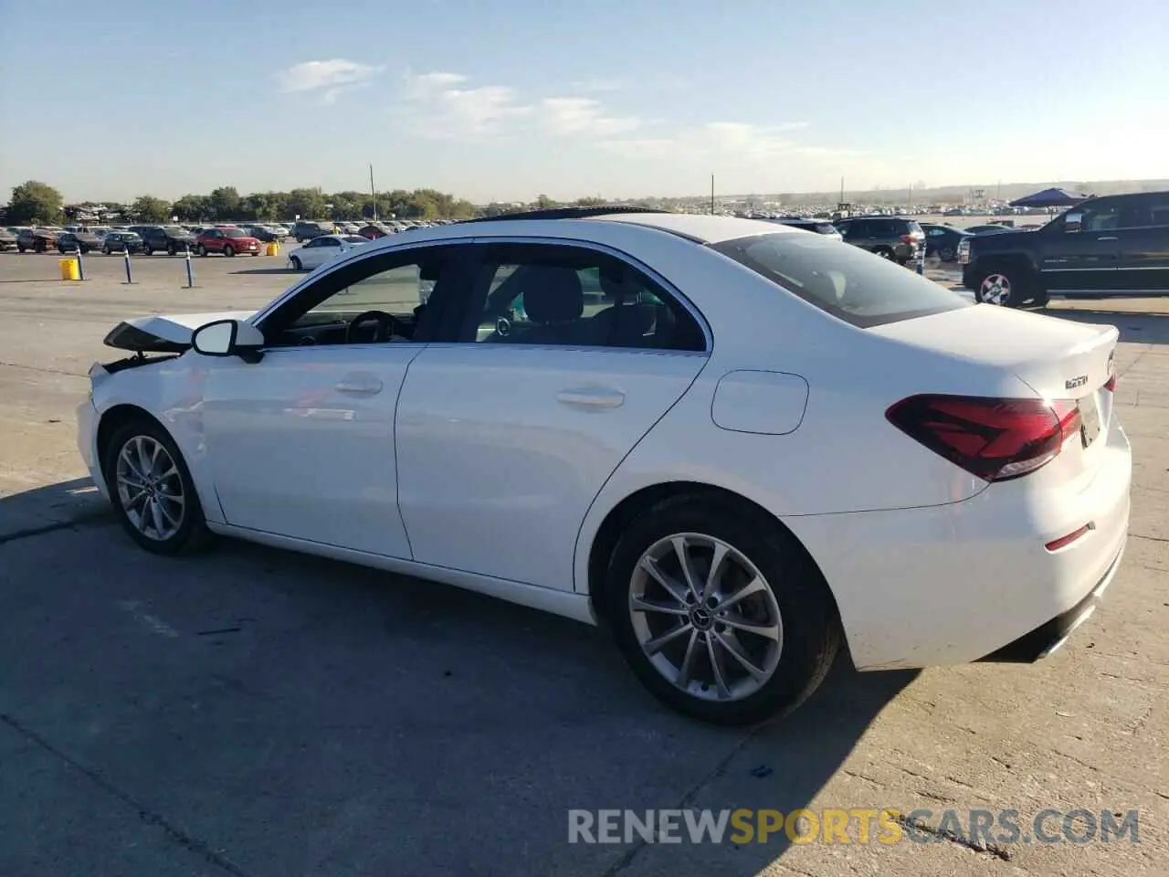2 fotografías del automóvil dañado W1K3G4EBXLJ217912 MERCEDES-BENZ A-CLASS 2020