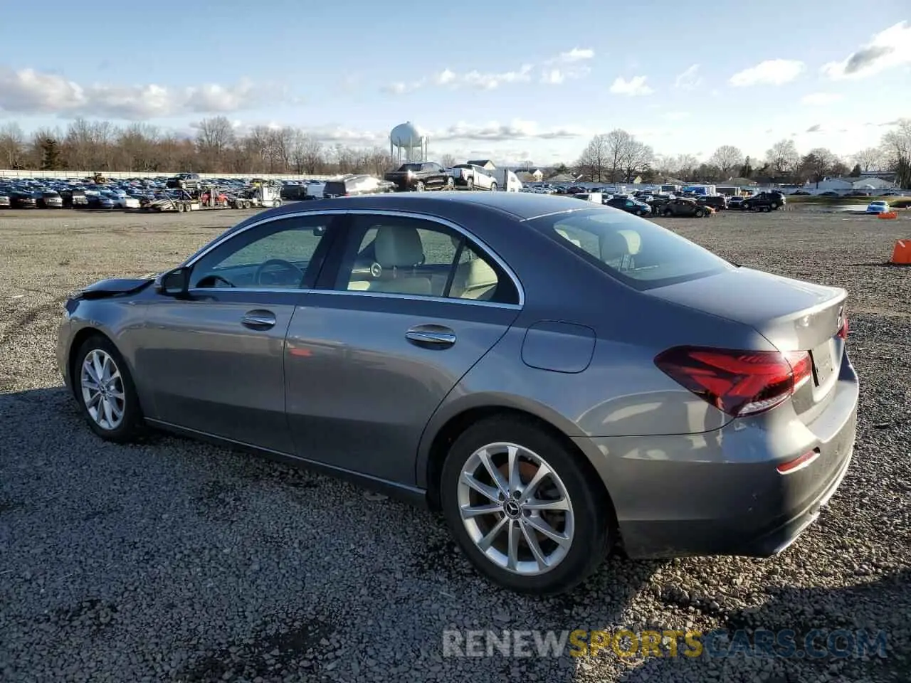 2 fotografías del automóvil dañado W1K3G4FB5LJ233031 MERCEDES-BENZ A-CLASS 2020
