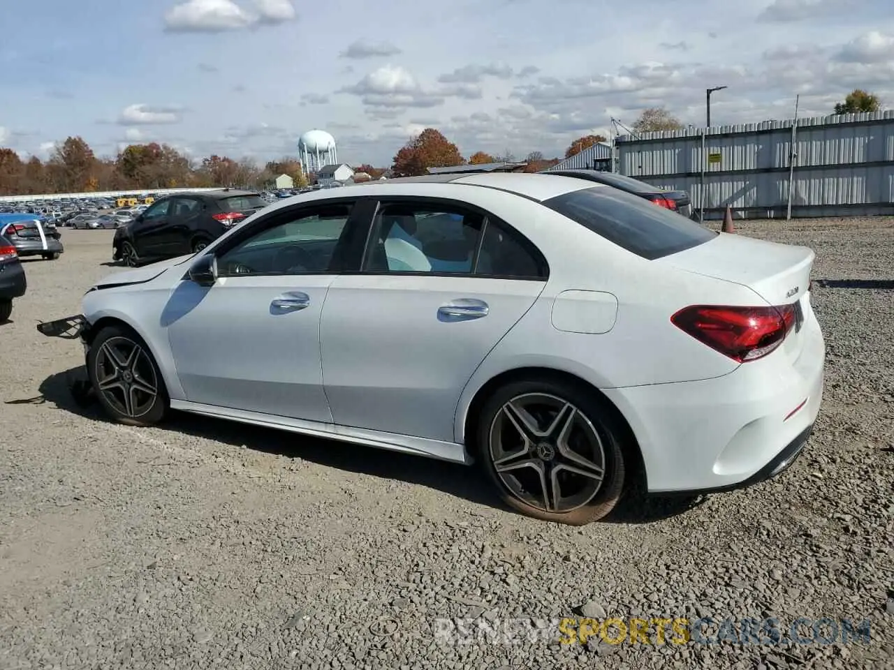 2 fotografías del automóvil dañado W1K3G4FB5LW043832 MERCEDES-BENZ A-CLASS 2020