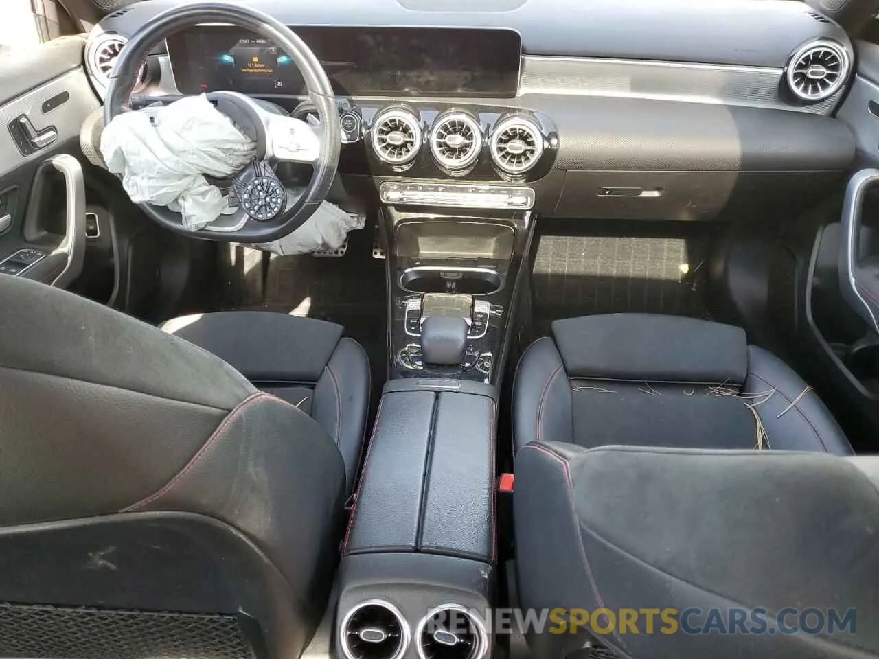8 fotografías del automóvil dañado W1K3G4FB5LW043832 MERCEDES-BENZ A-CLASS 2020