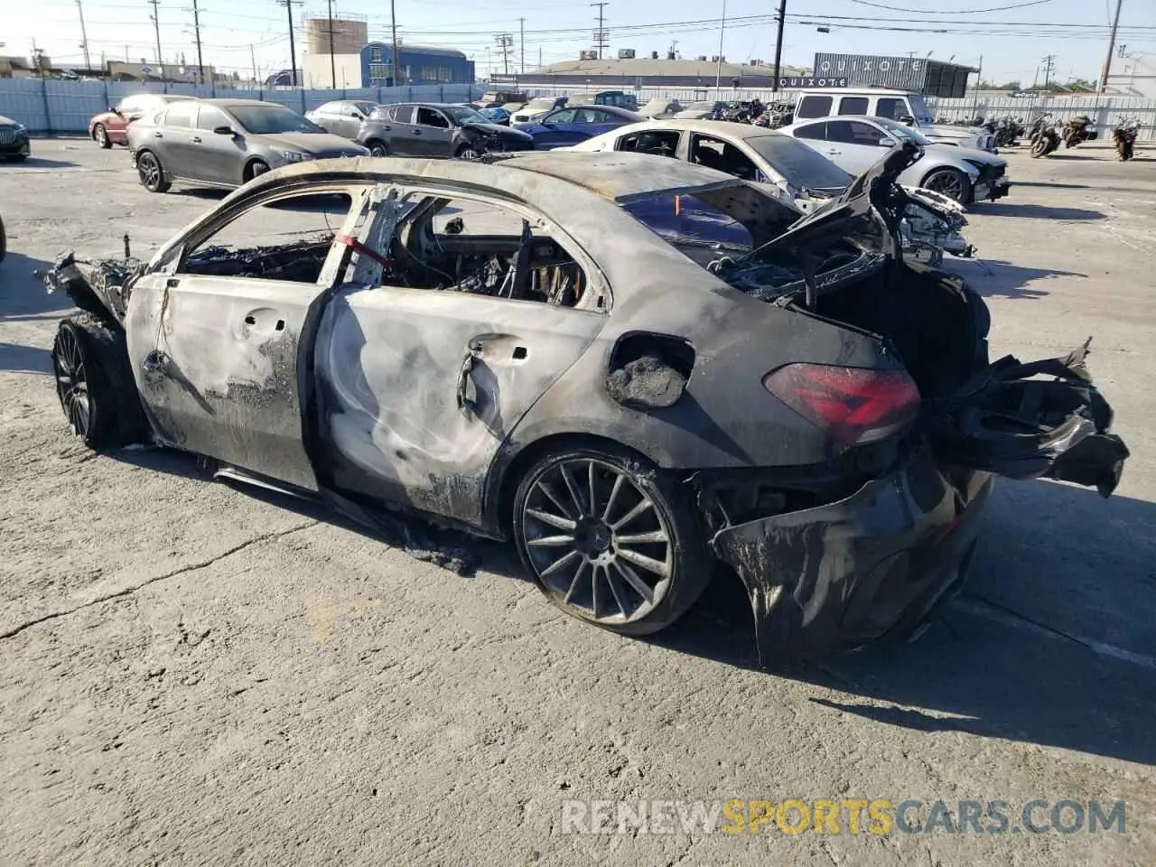 2 fotografías del automóvil dañado W1K3G5BB0LJ237502 MERCEDES-BENZ A-CLASS 2020