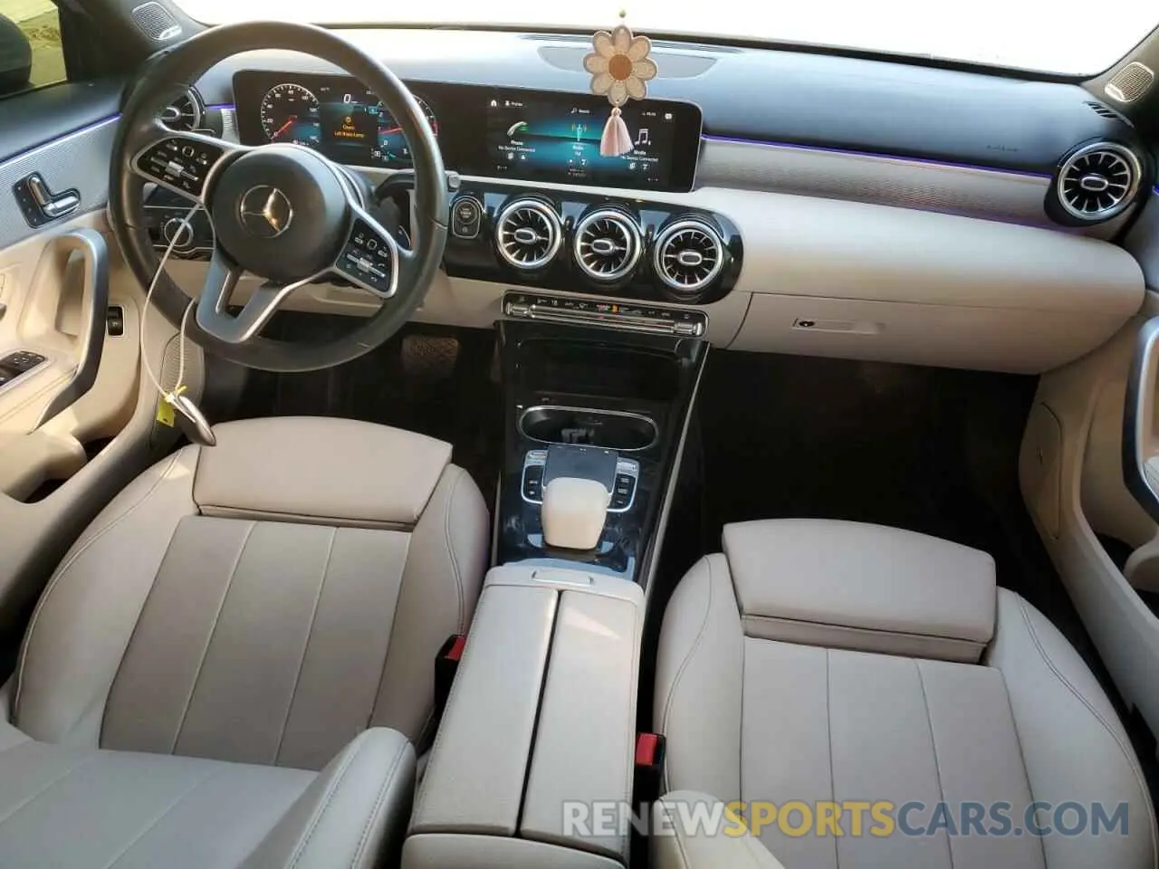 8 fotografías del automóvil dañado WDD3G4EB0LW039561 MERCEDES-BENZ A-CLASS 2020