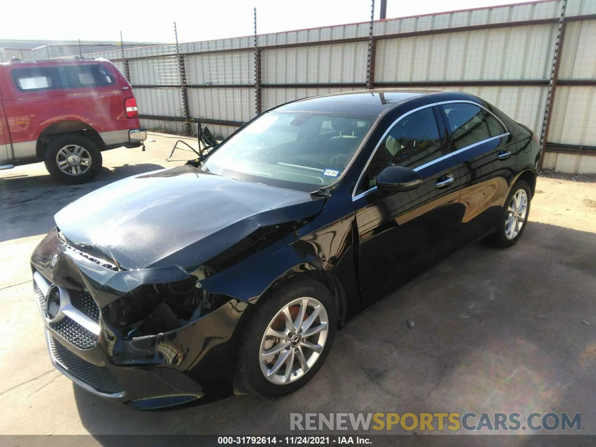 2 fotografías del automóvil dañado WDD3G4EB2LW040601 MERCEDES-BENZ A-CLASS 2020