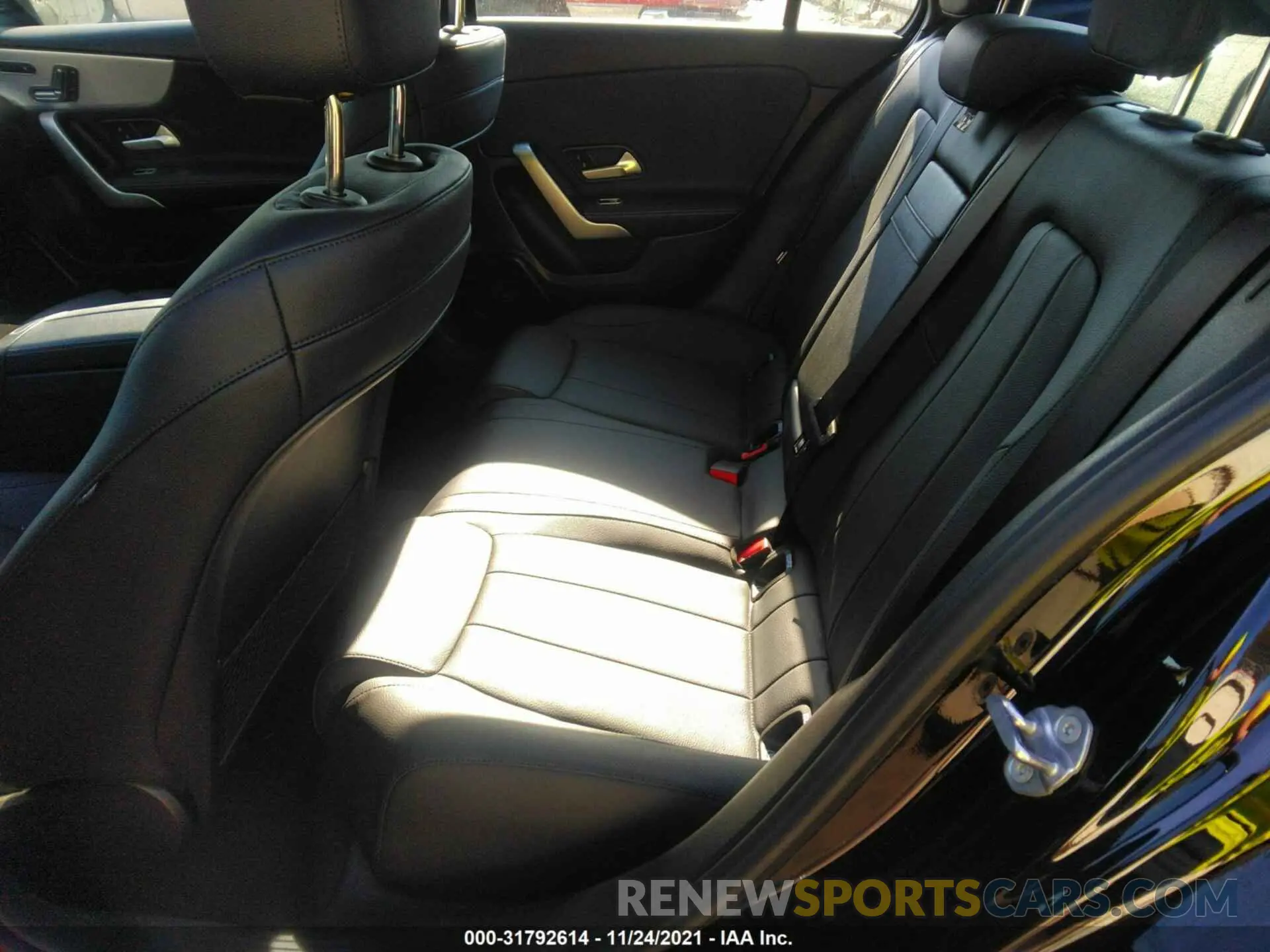 8 fotografías del automóvil dañado WDD3G4EB2LW040601 MERCEDES-BENZ A-CLASS 2020