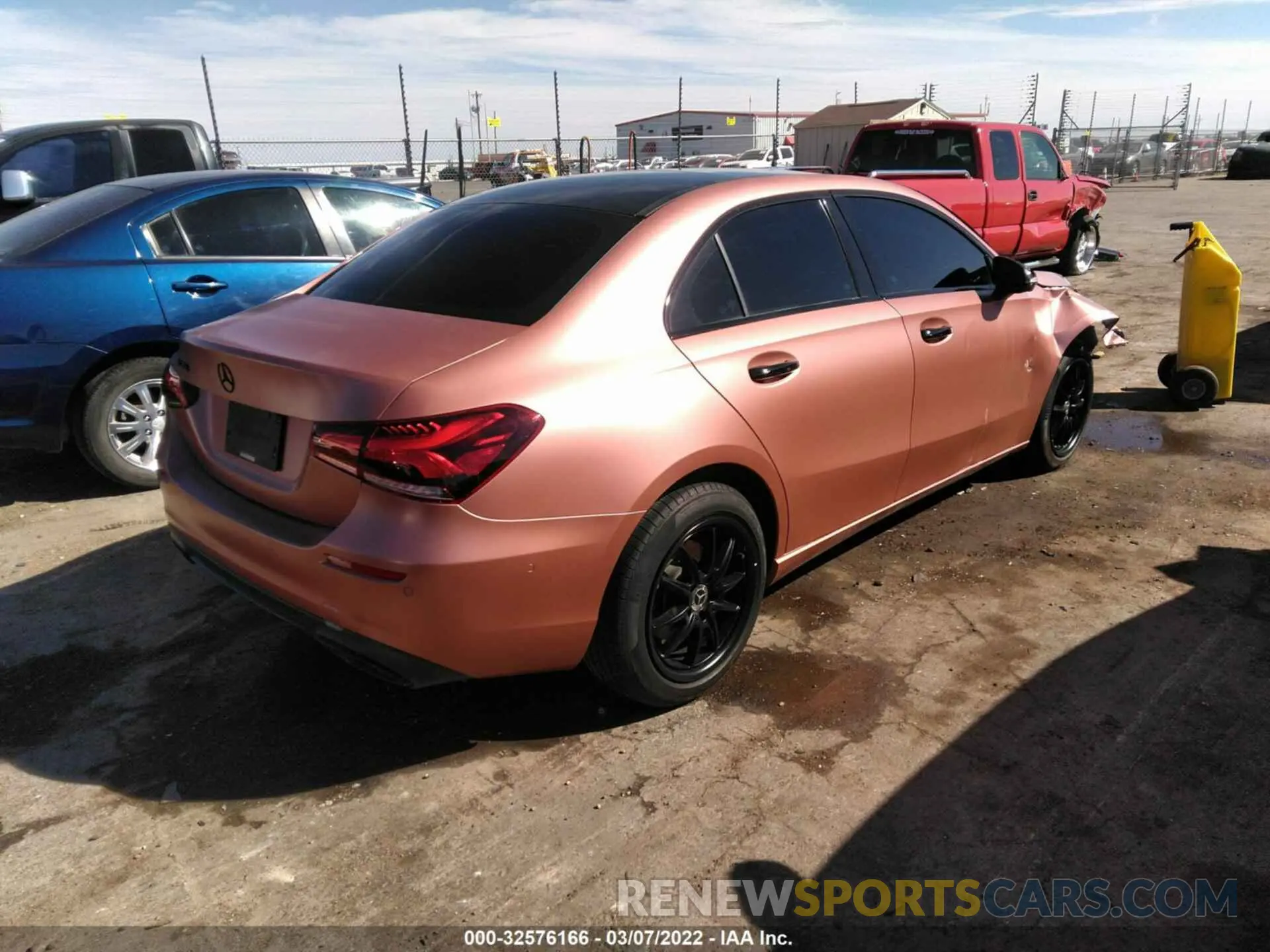 4 fotografías del automóvil dañado WDD3G4EB9LW039493 MERCEDES-BENZ A-CLASS 2020