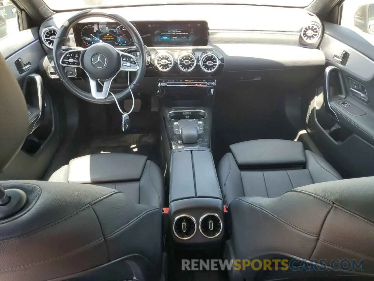 8 fotografías del automóvil dañado W1K3G4EB2MJ274591 MERCEDES-BENZ A-CLASS 2021
