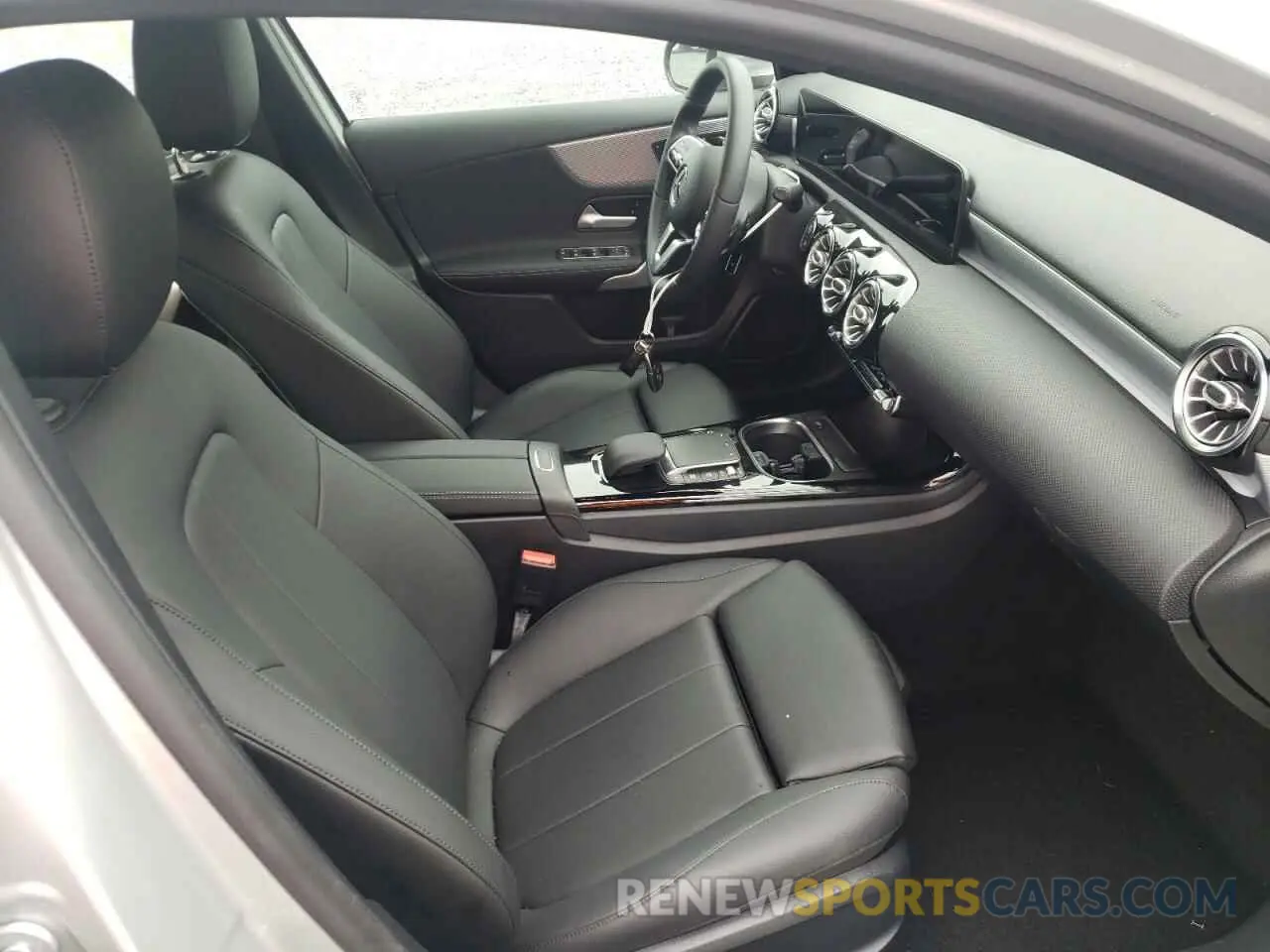 5 fotografías del automóvil dañado W1K3G4EB3MJ297975 MERCEDES-BENZ A-CLASS 2021
