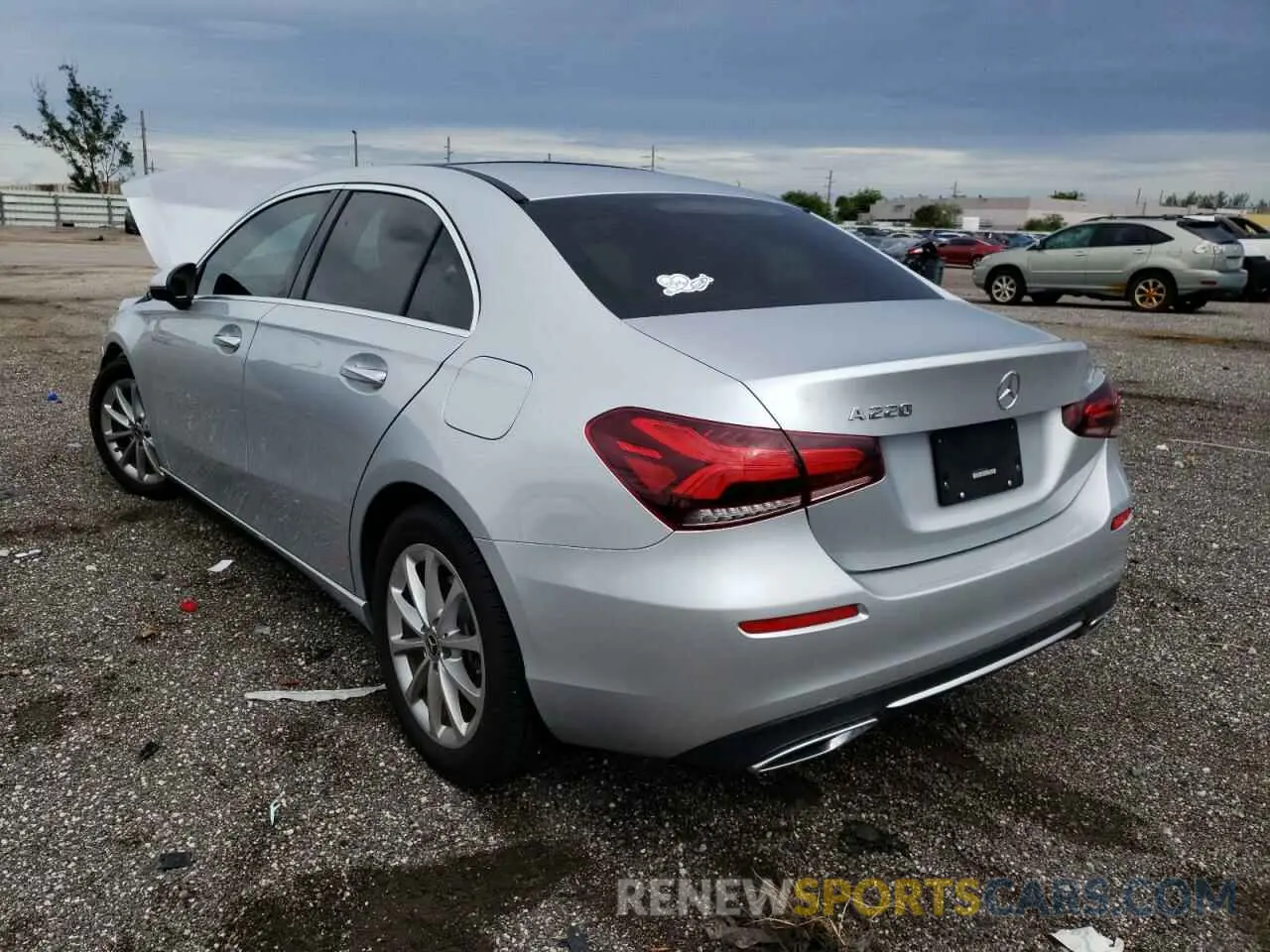 3 fotografías del automóvil dañado W1K3G4EB9MJ276984 MERCEDES-BENZ A-CLASS 2021