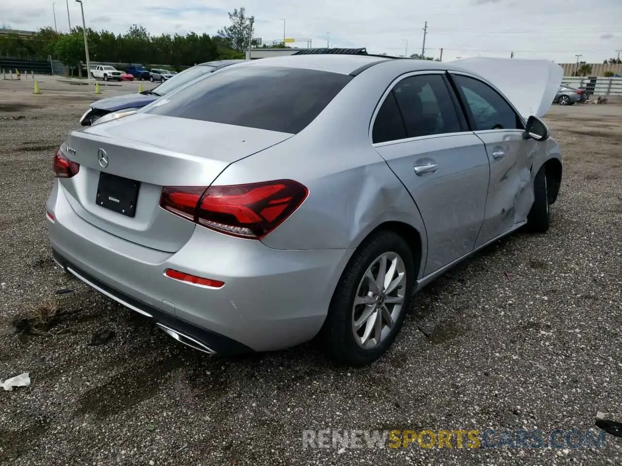 4 fotografías del automóvil dañado W1K3G4EB9MJ276984 MERCEDES-BENZ A-CLASS 2021