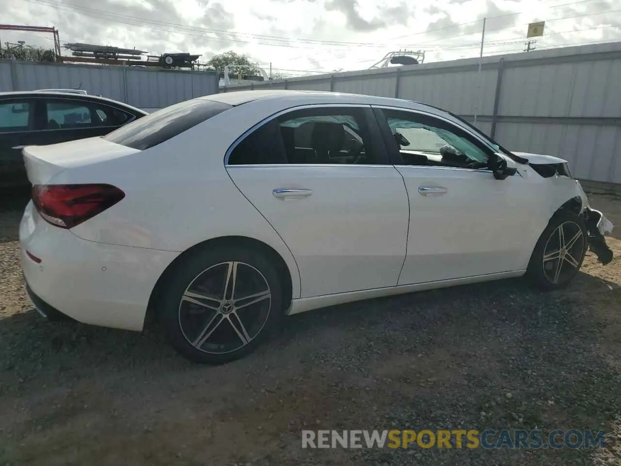 3 fotografías del automóvil dañado W1K3G4EBXMJ293258 MERCEDES-BENZ A-CLASS 2021