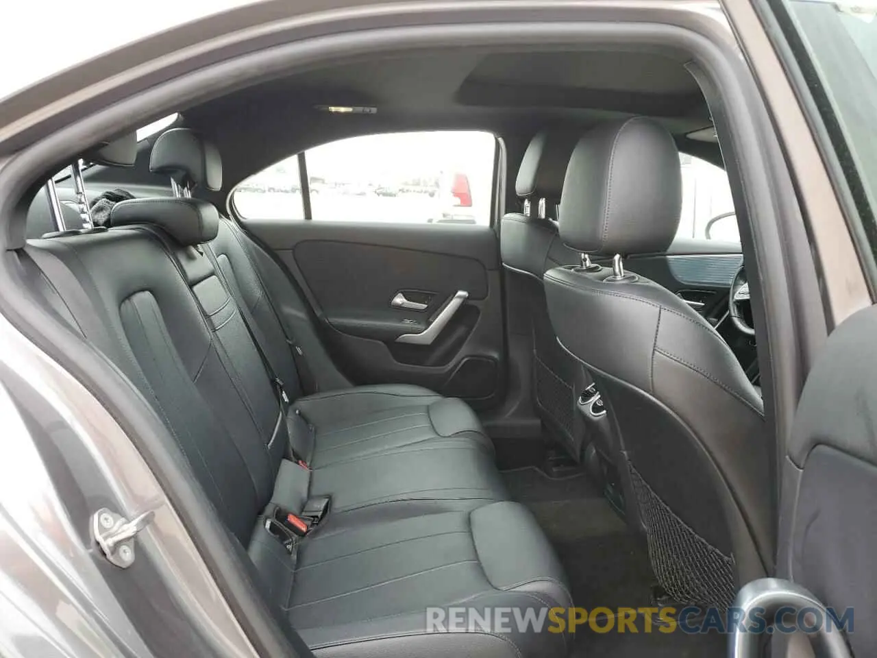 10 fotografías del automóvil dañado W1K3G4EB0NJ363576 MERCEDES-BENZ A-CLASS 2022