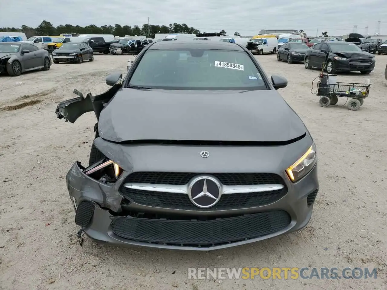 5 fotografías del automóvil dañado W1K3G4EB0NJ363576 MERCEDES-BENZ A-CLASS 2022