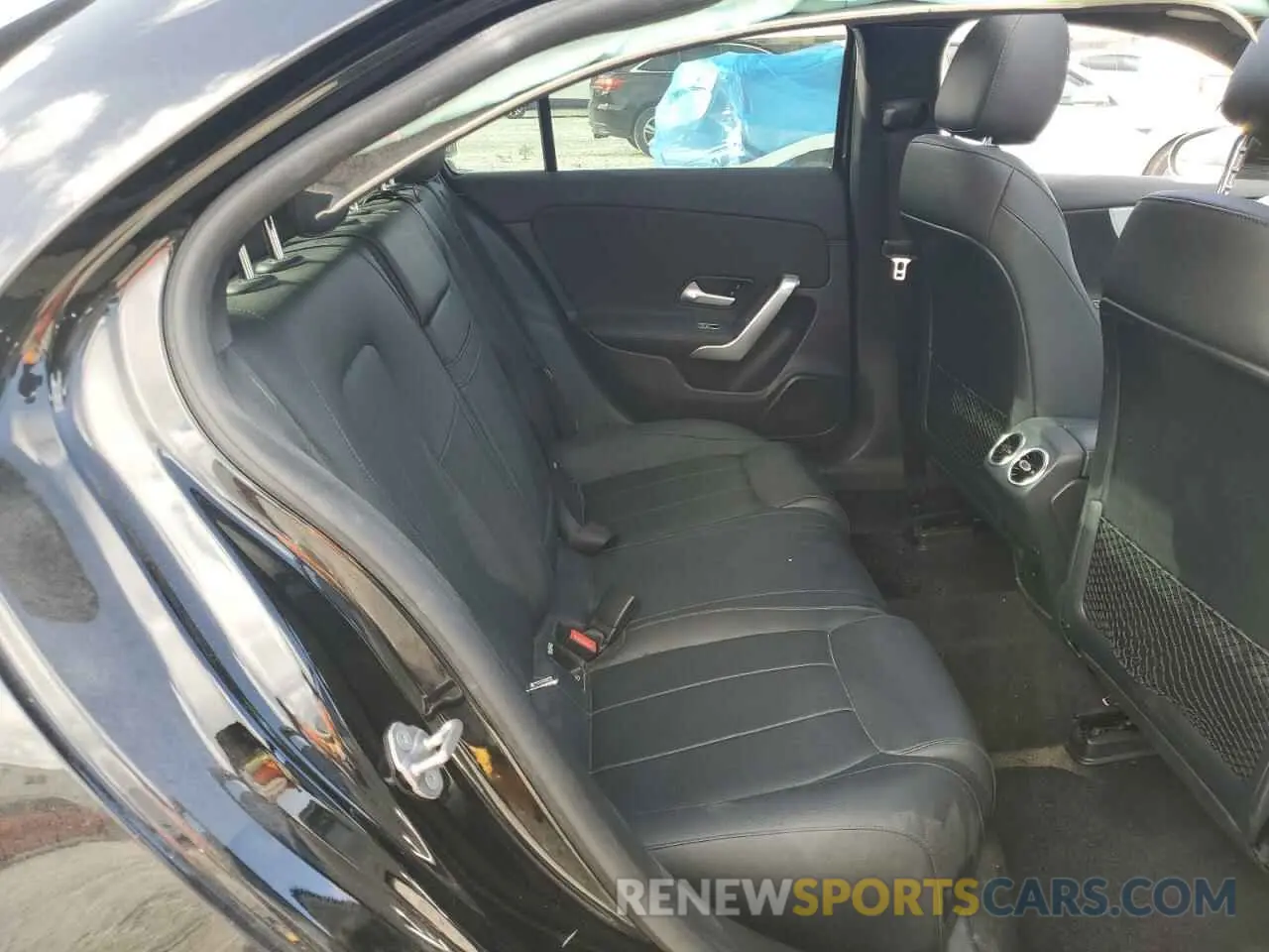 10 fotografías del automóvil dañado W1K3G4EB4NJ328653 MERCEDES-BENZ A-CLASS 2022