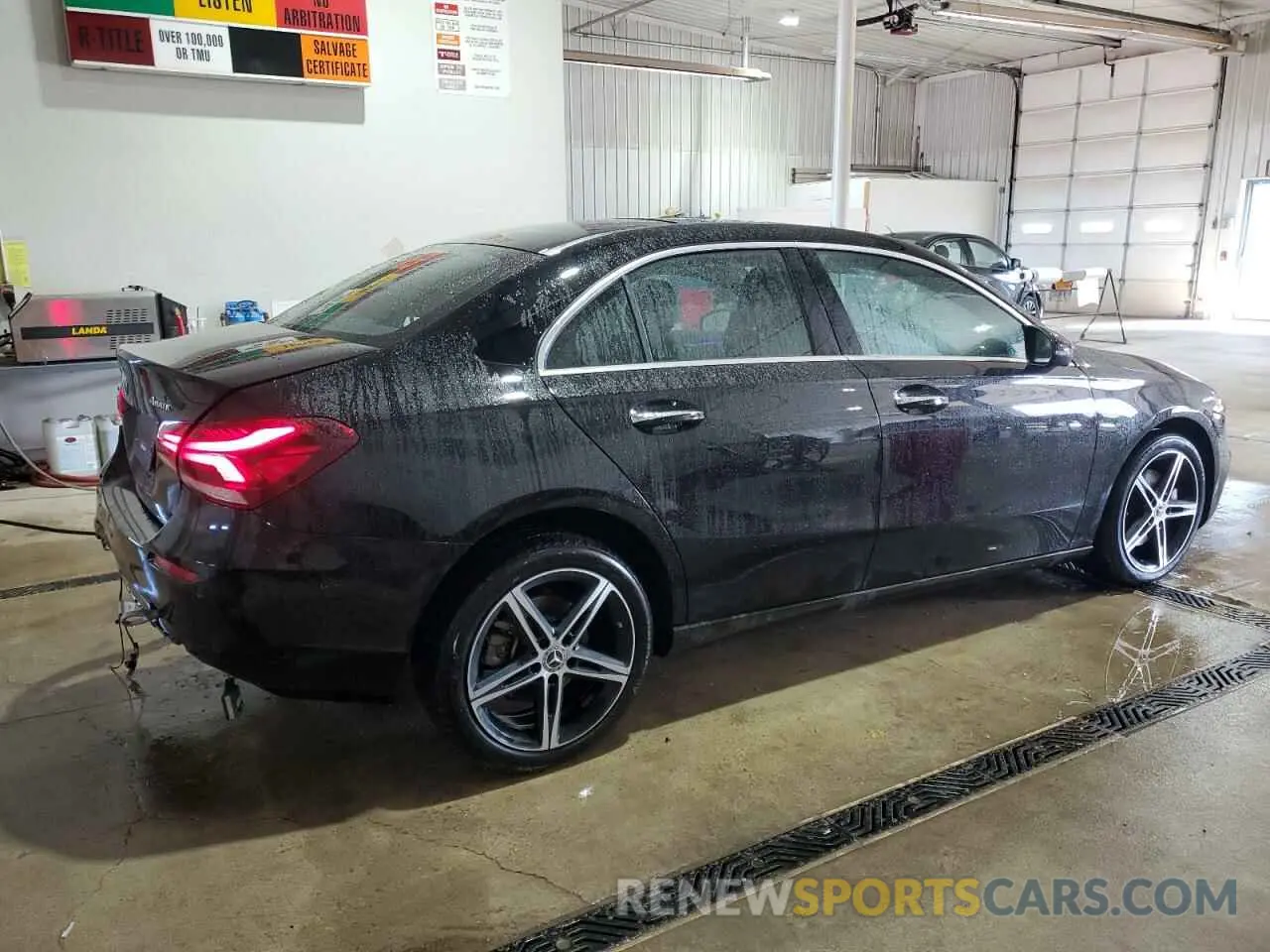 3 fotografías del automóvil dañado W1K3G4FBXNJ367908 MERCEDES-BENZ A-CLASS 2022