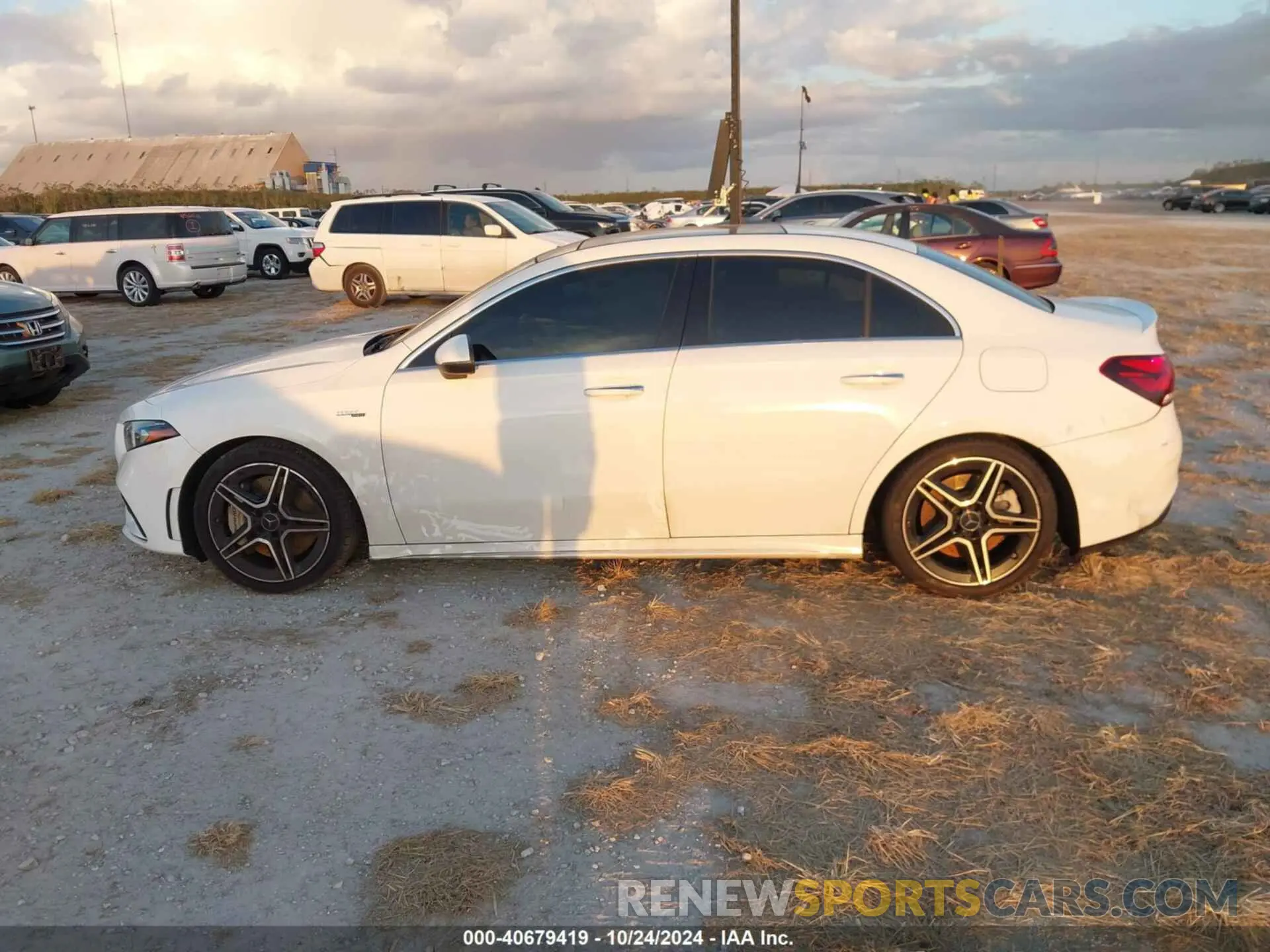 13 fotografías del automóvil dañado W1K3G5BB1LJ227531 MERCEDES-BENZ AMG A 35 2020