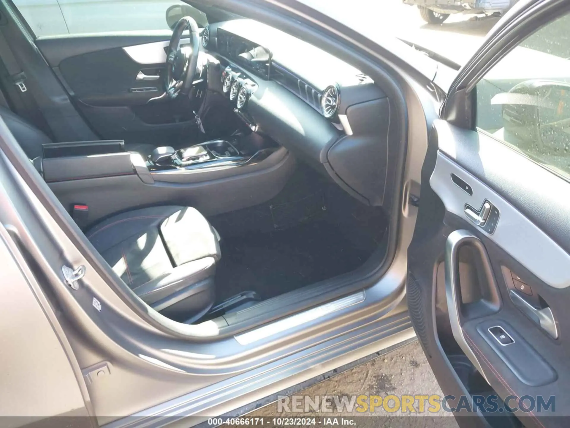 5 fotografías del automóvil dañado W1K3G5BB1LJ231255 MERCEDES-BENZ AMG A 35 2020