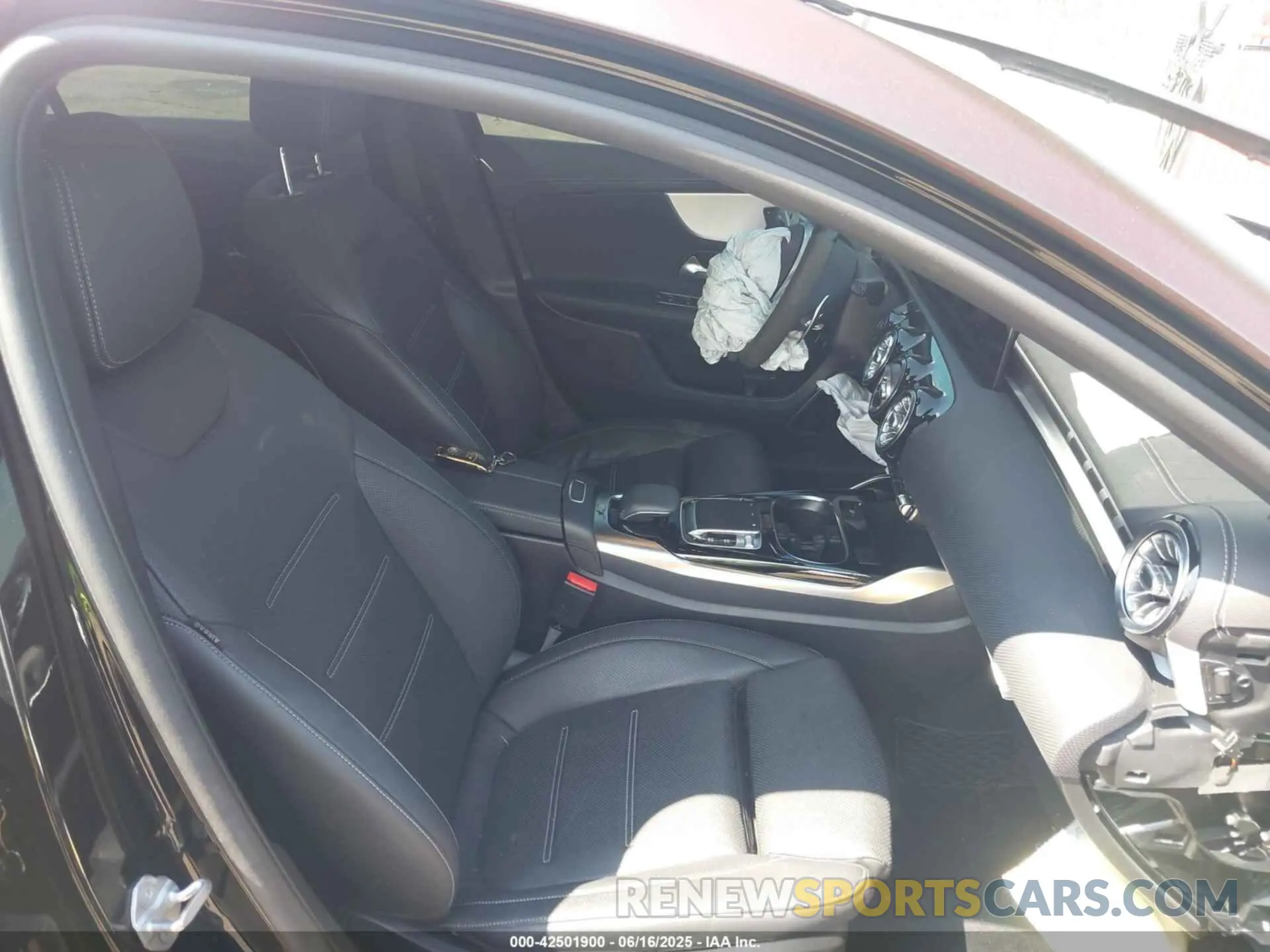 5 fotografías del automóvil dañado W1K3G5BBXLJ226734 MERCEDES-BENZ AMG A 35 2020