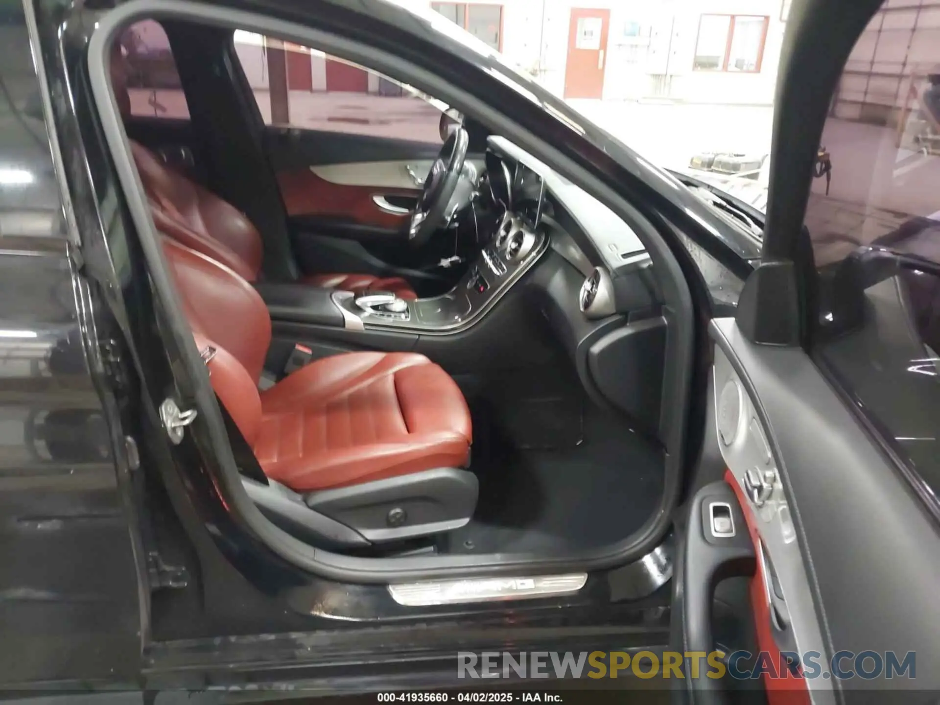 5 fotografías del automóvil dañado 55SWF6EB0KU285355 MERCEDES-BENZ AMG C 43 2019