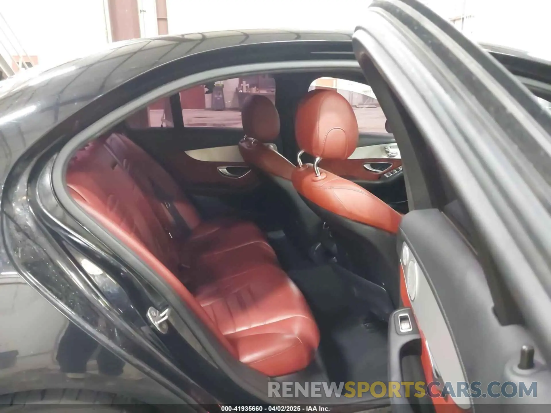 8 fotografías del automóvil dañado 55SWF6EB0KU285355 MERCEDES-BENZ AMG C 43 2019