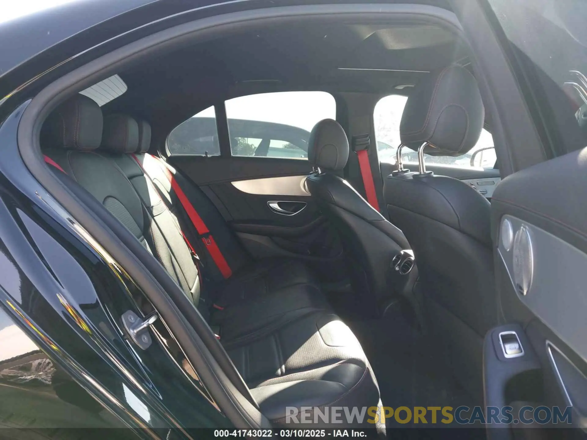 8 fotografías del automóvil dañado 55SWF6EB1KU285008 MERCEDES-BENZ AMG C 43 2019