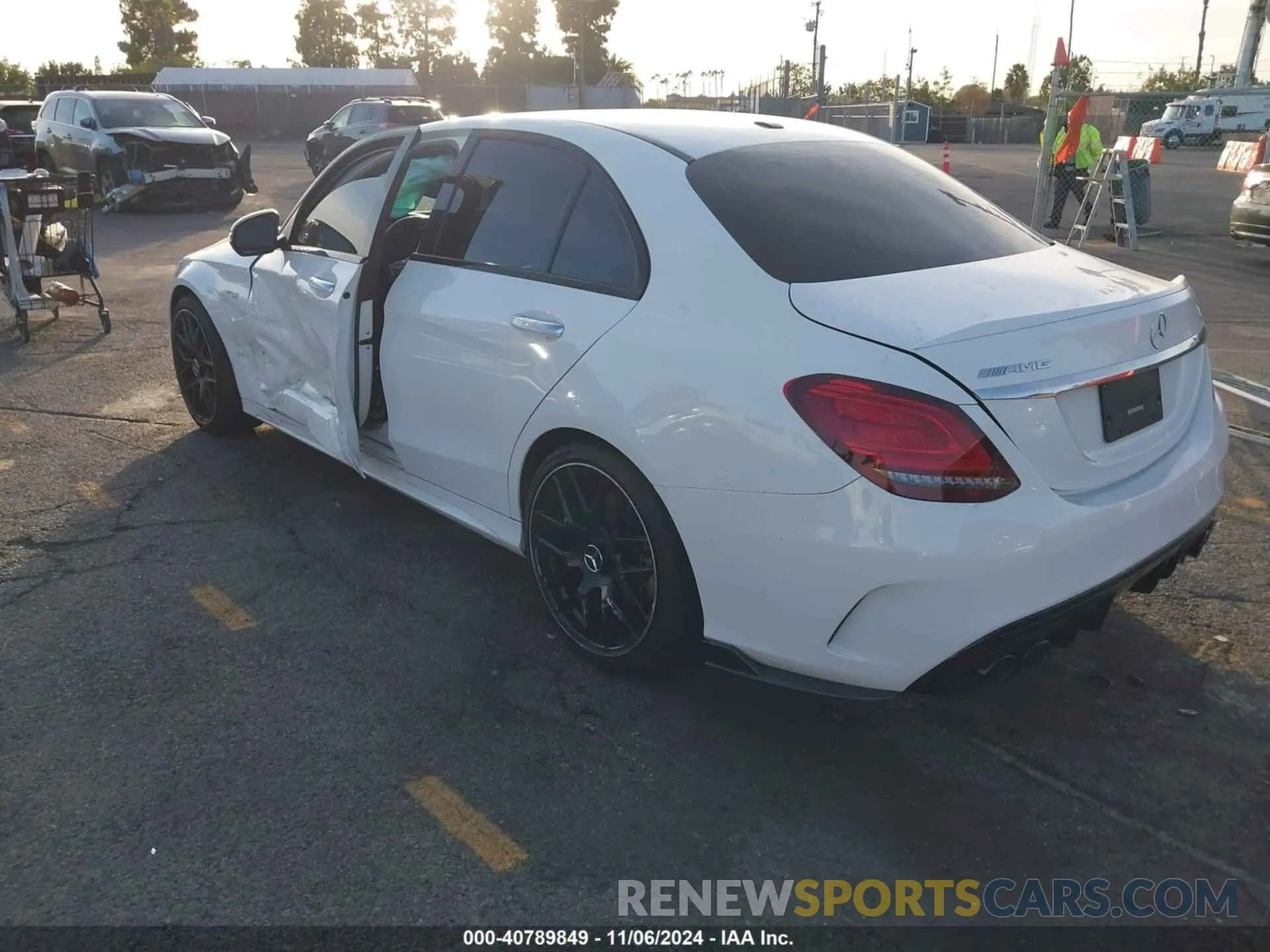 3 fotografías del automóvil dañado 55SWF6EB2KU294123 MERCEDES-BENZ AMG C 43 2019