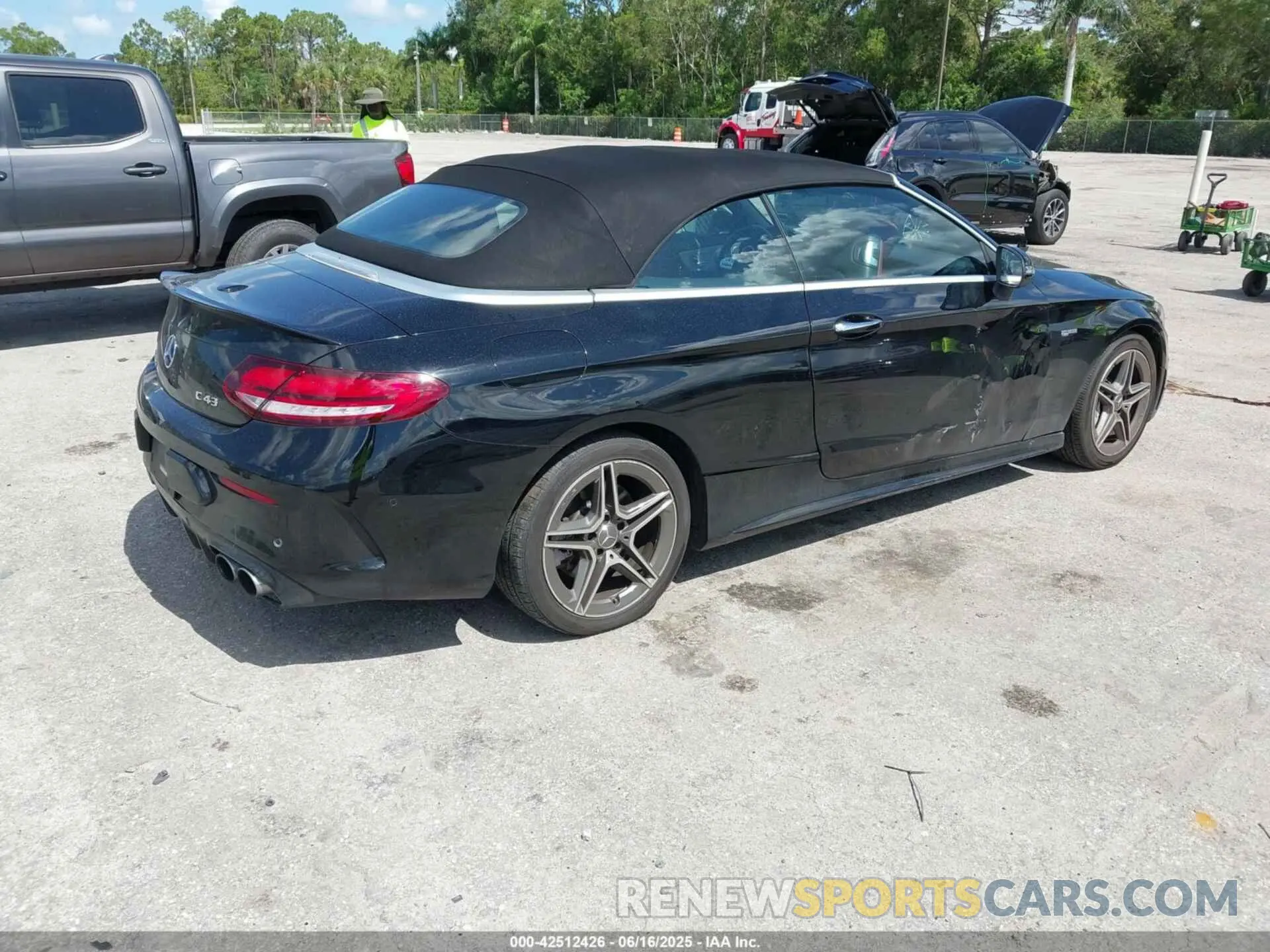 4 fotografías del automóvil dañado WDDWK6EB6KF806576 MERCEDES-BENZ AMG C 43 2019