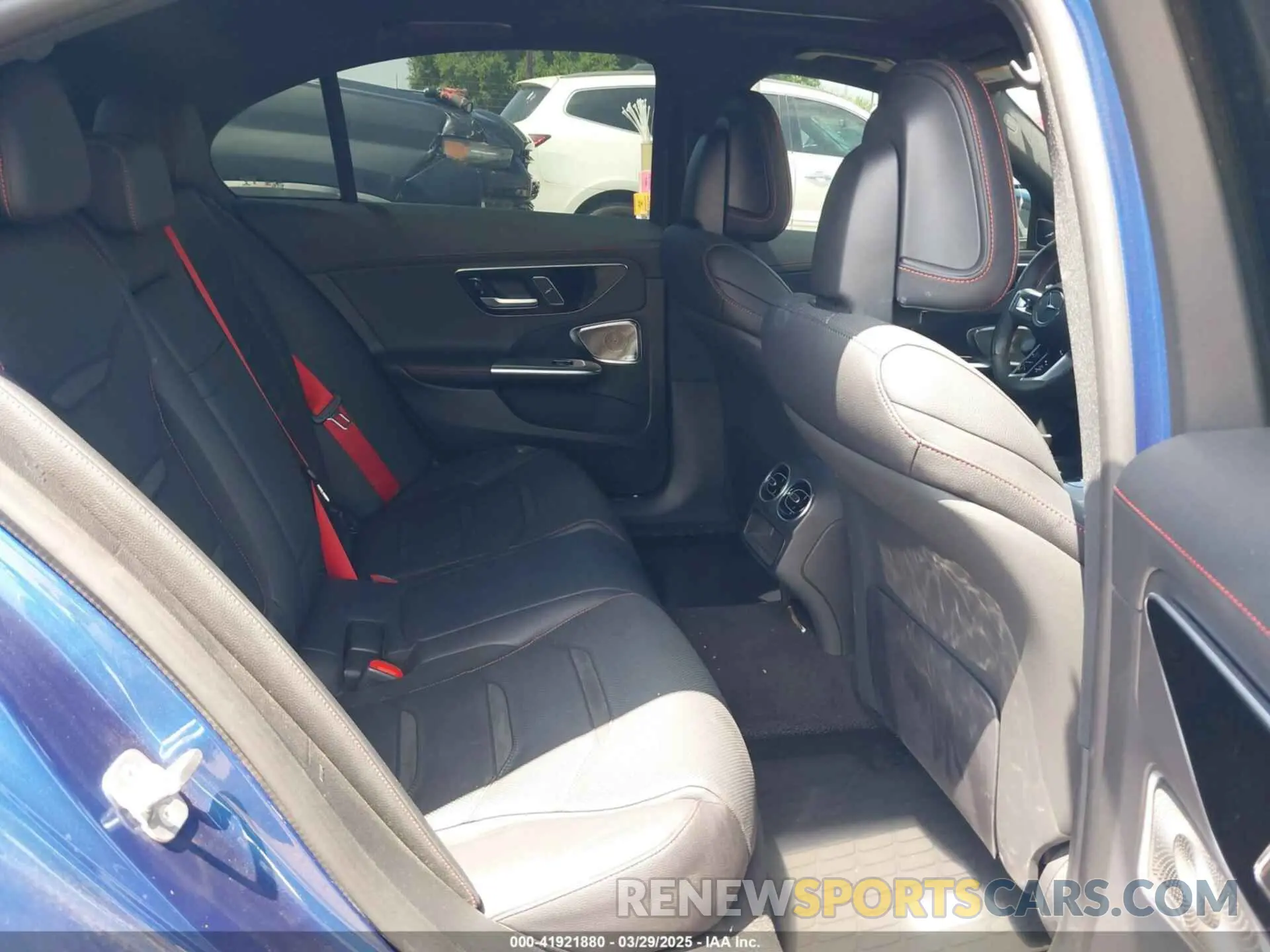 8 fotografías del automóvil dañado W1KAF8HB7PR128559 MERCEDES-BENZ AMG C 43 2023