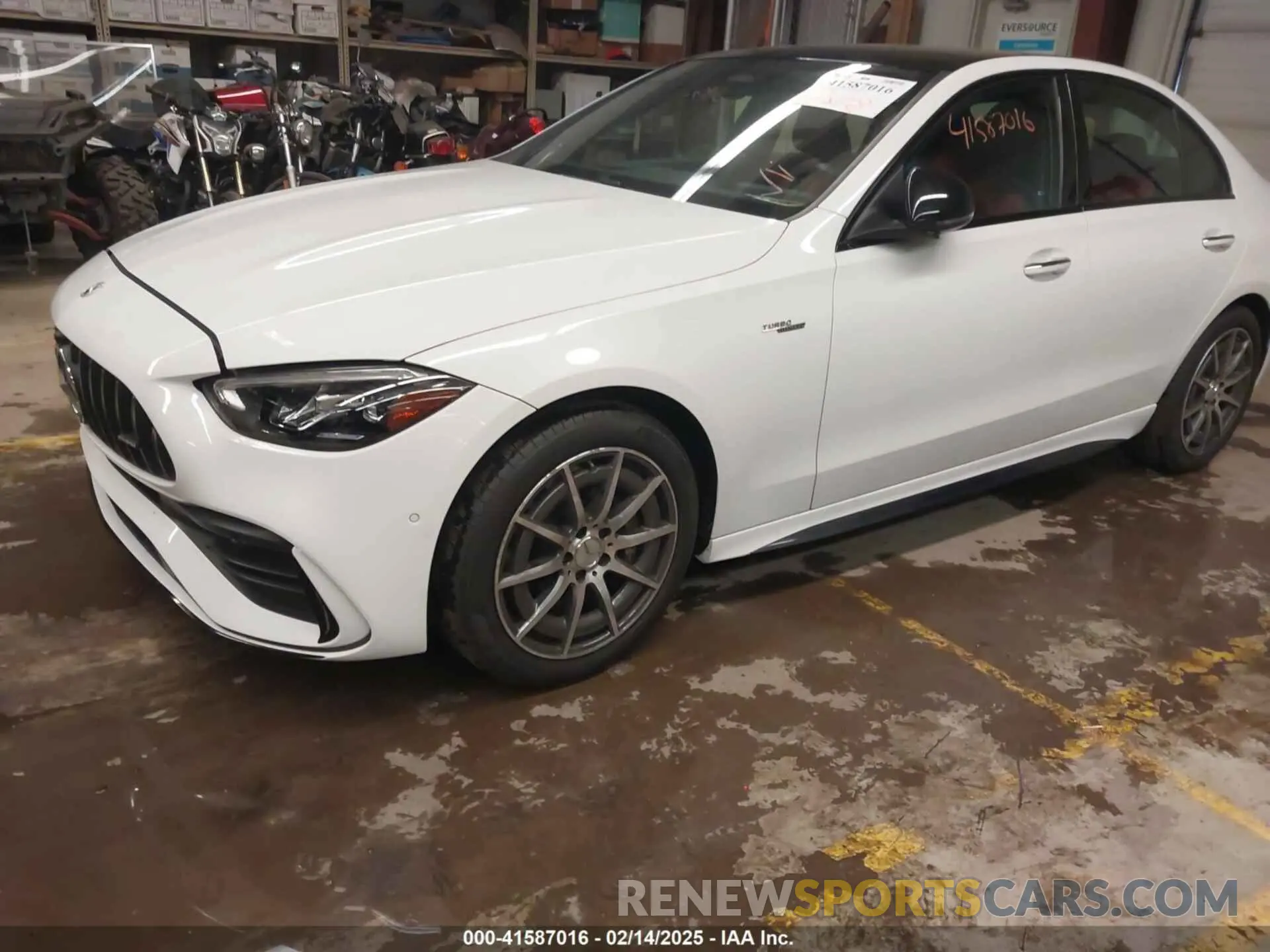 2 fotografías del automóvil dañado W1KAF8HB9PR089554 MERCEDES-BENZ AMG C 43 2023