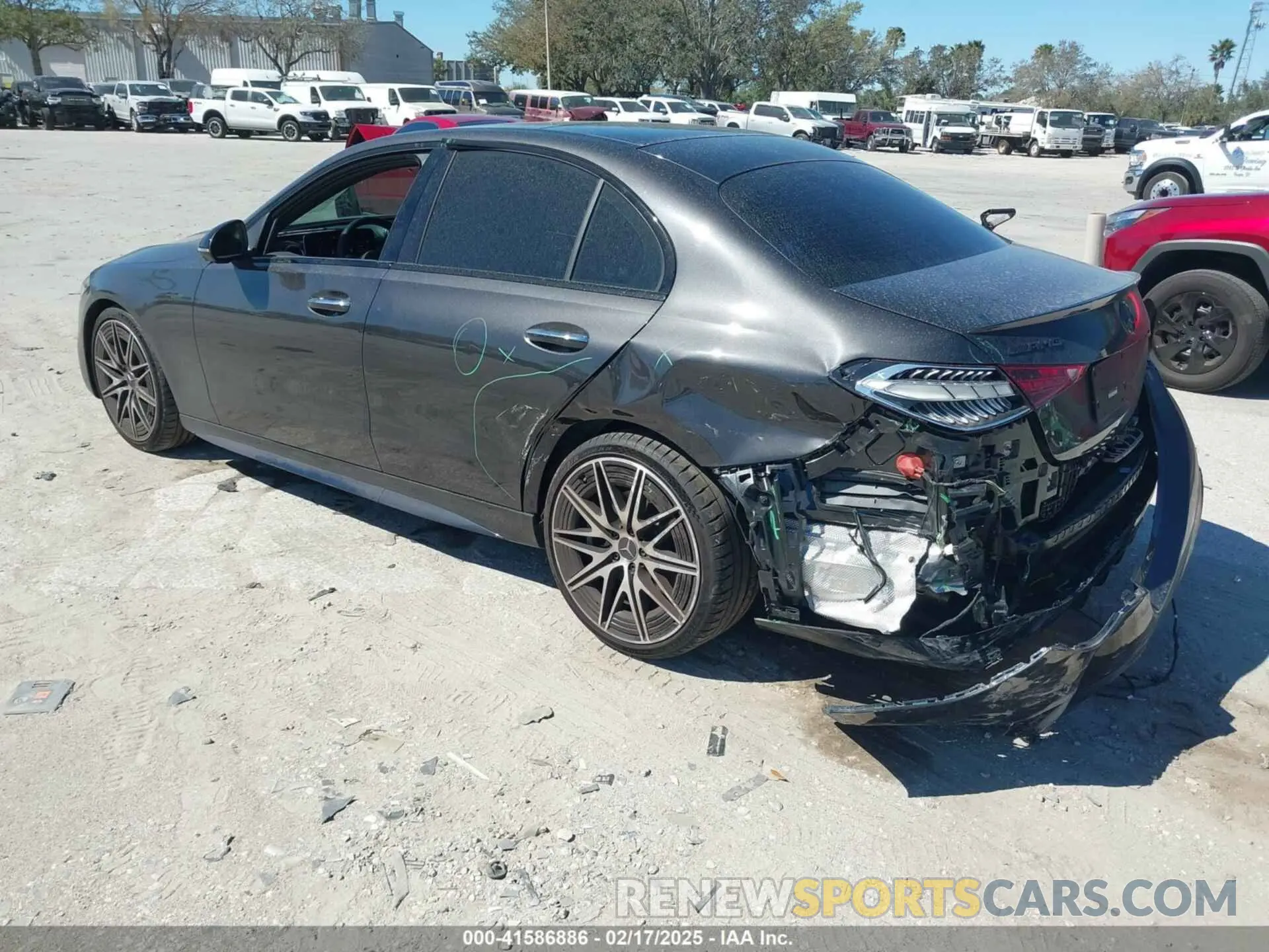 3 fotografías del automóvil dañado W1KAF8HB4RR158637 MERCEDES-BENZ AMG C 43 2024
