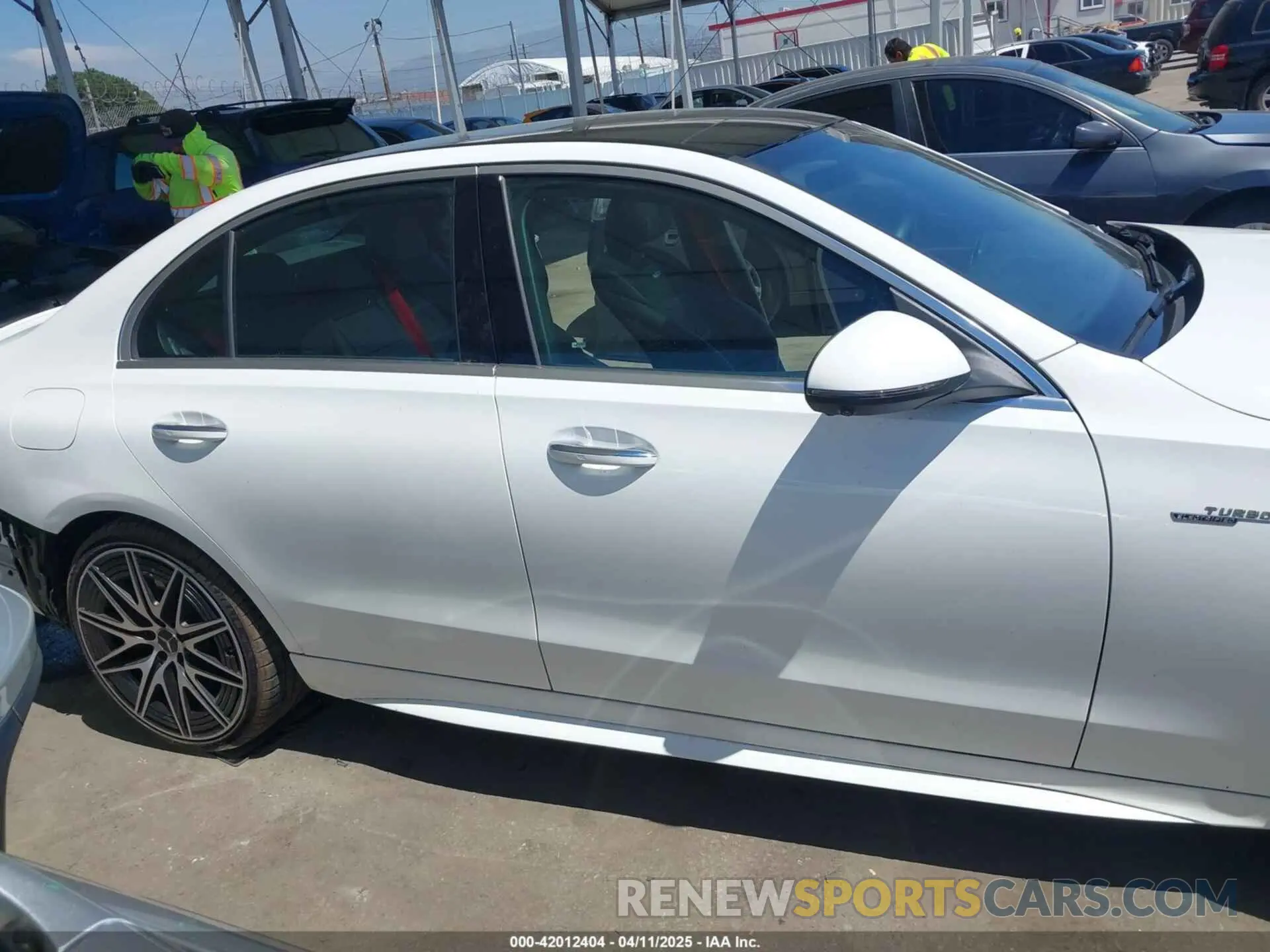14 fotografías del automóvil dañado W1KAF8HB8RR201456 MERCEDES-BENZ AMG C 43 2024