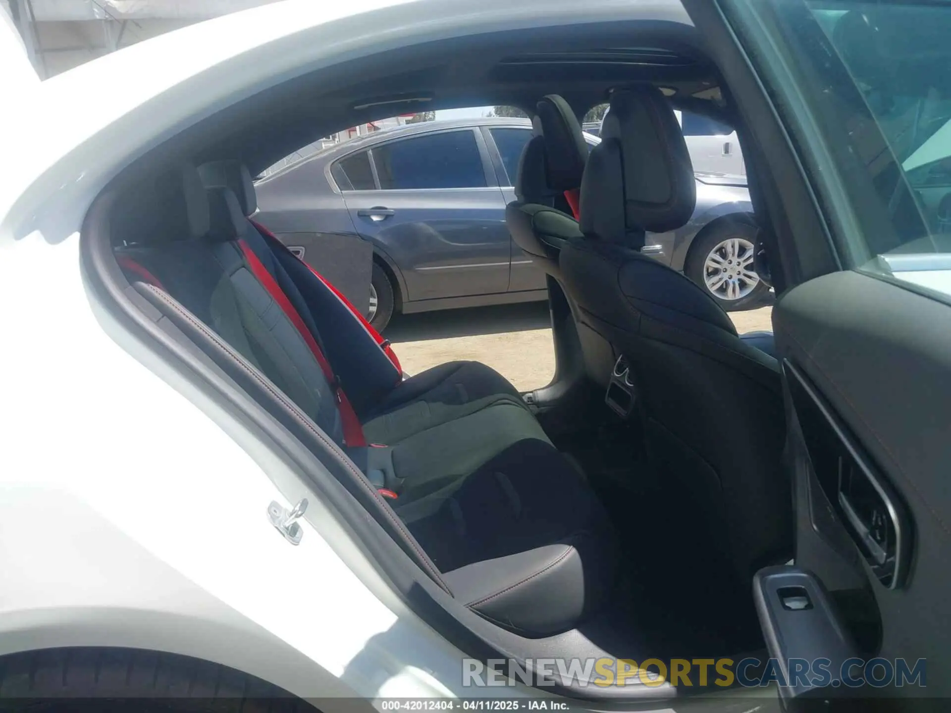 8 fotografías del automóvil dañado W1KAF8HB8RR201456 MERCEDES-BENZ AMG C 43 2024