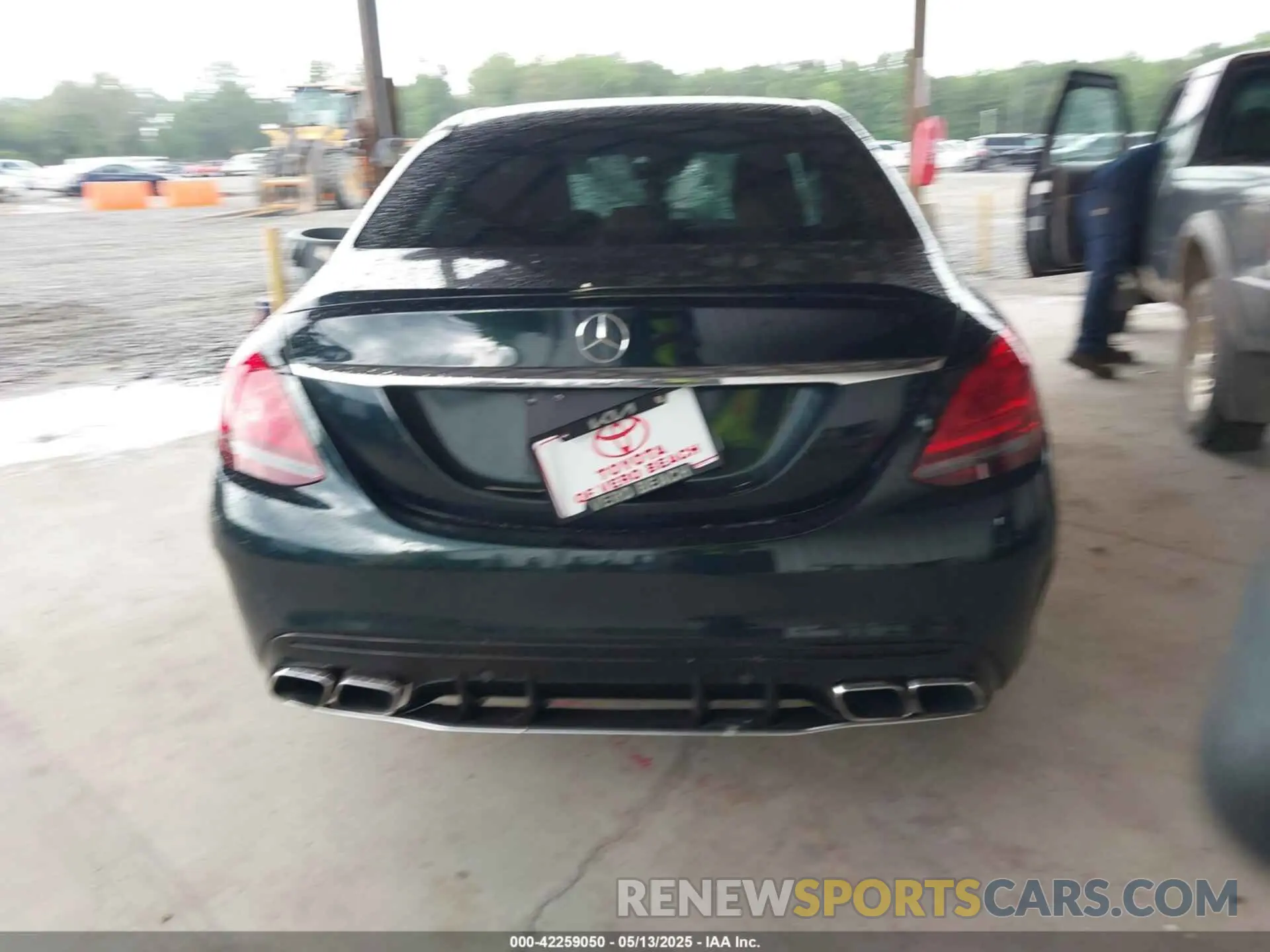 17 fotografías del automóvil dañado 55SWF8HB8KU305617 MERCEDES-BENZ AMG C 63 2019