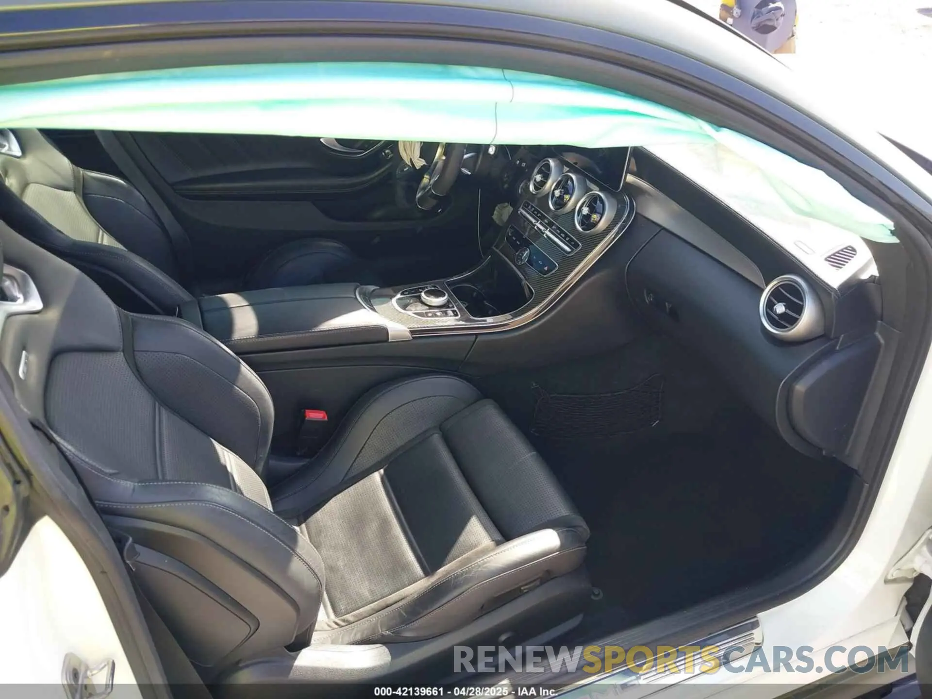 5 fotografías del automóvil dañado WDDWJ8HB7LF968504 MERCEDES-BENZ AMG C 63 2020
