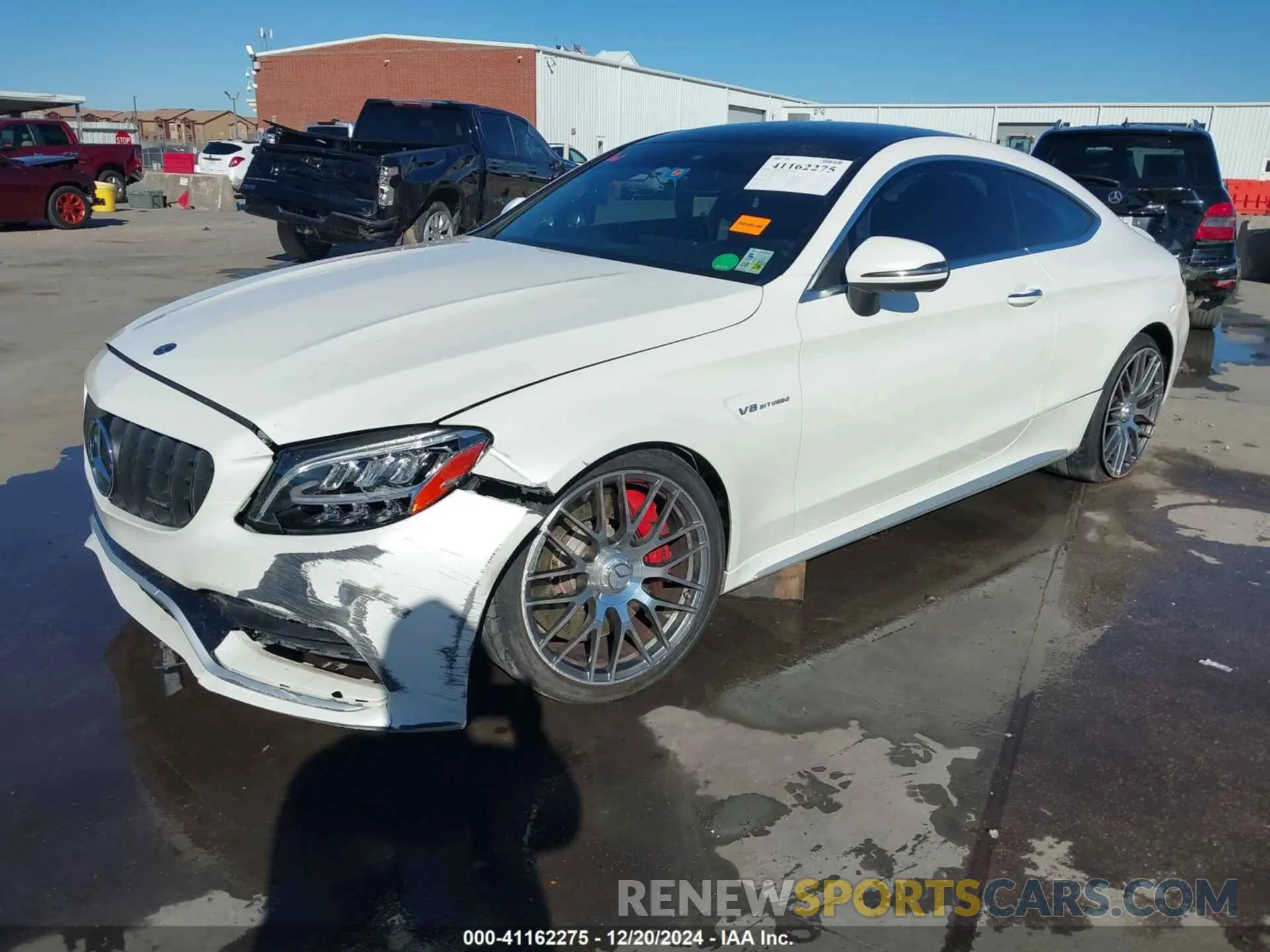2 fotografías del automóvil dañado WDDWJ8HB8LF946608 MERCEDES-BENZ AMG C 63 2020